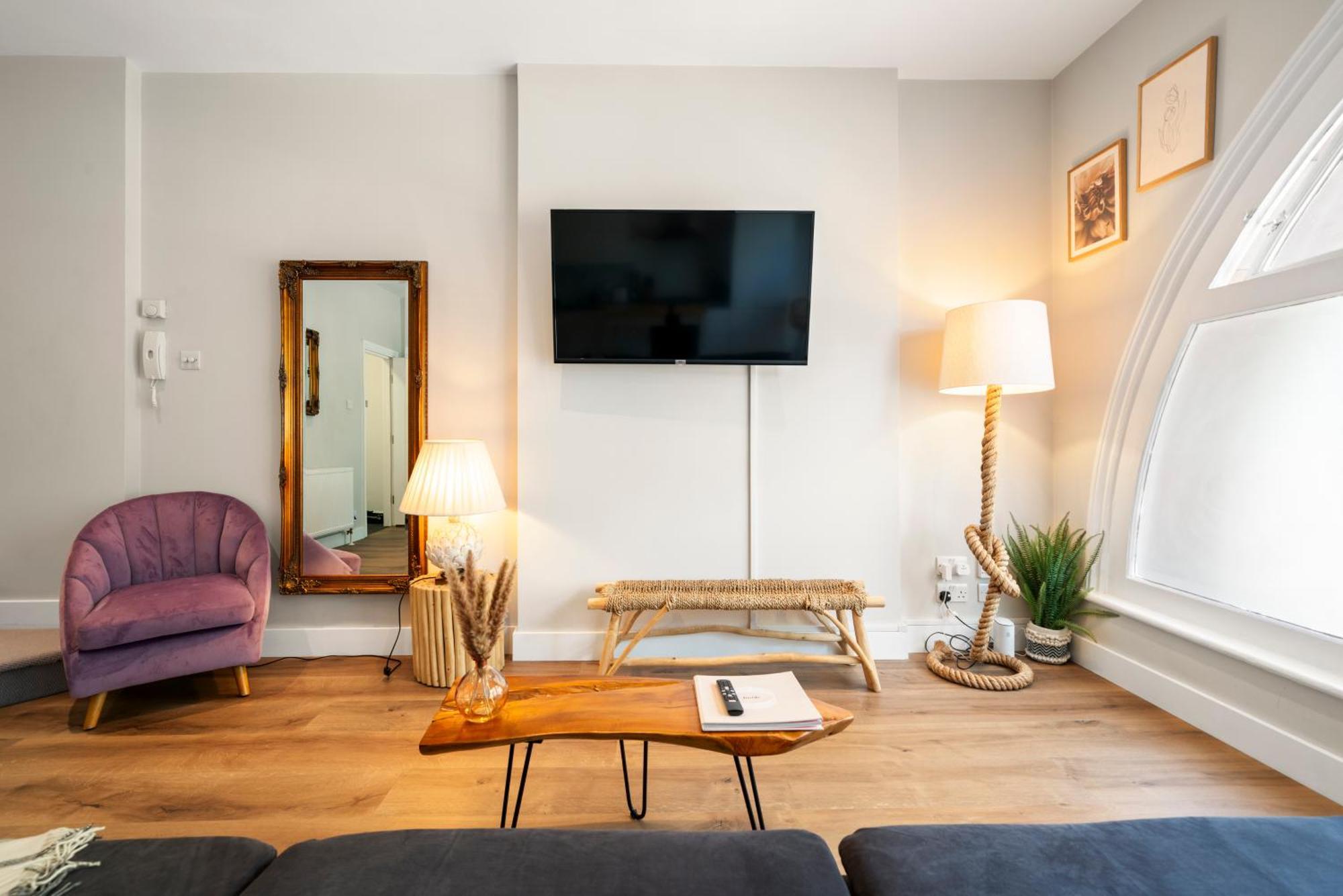 Comfortable In Shoreditch High Street Apartment London