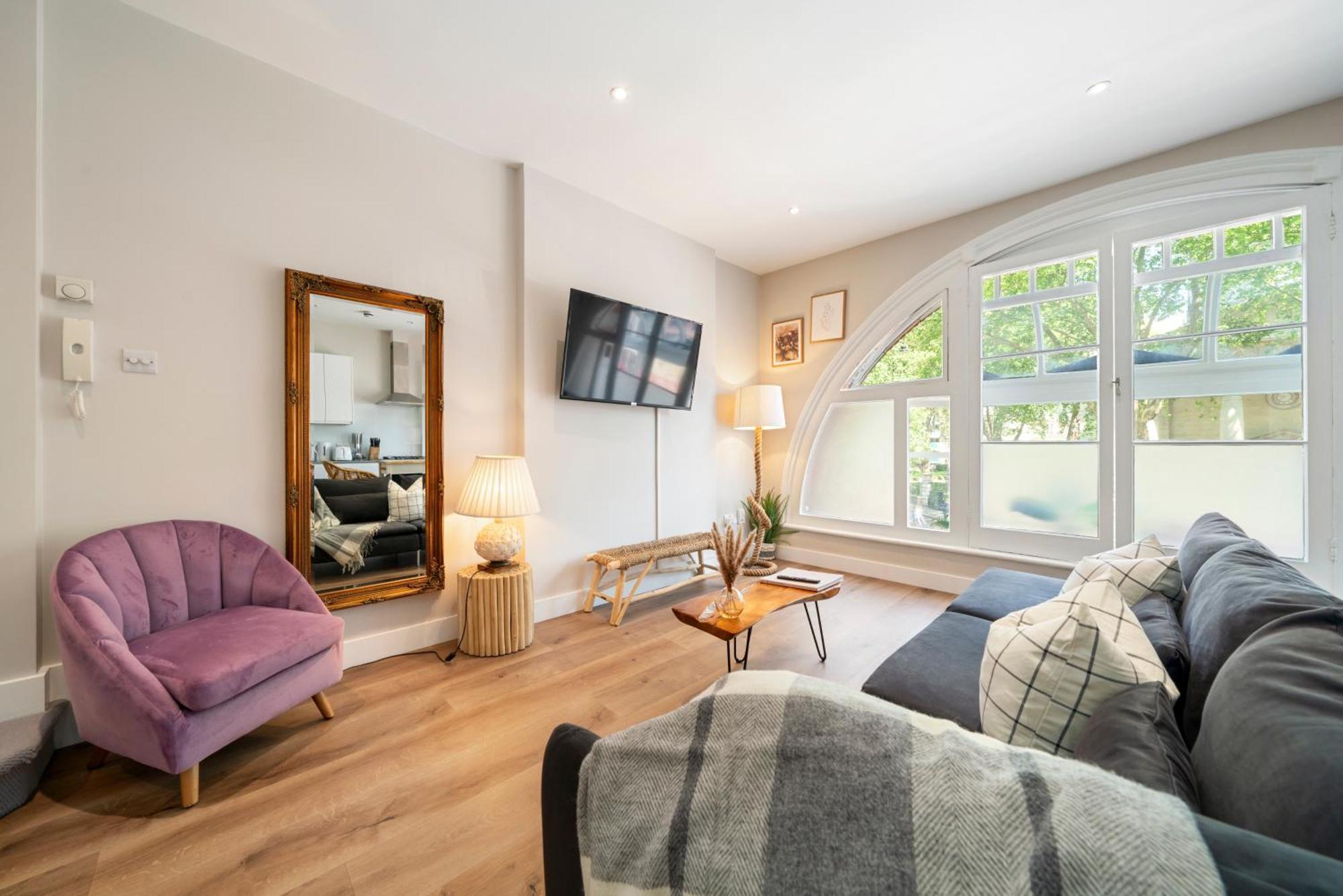Comfortable In Shoreditch High Street Apartment London