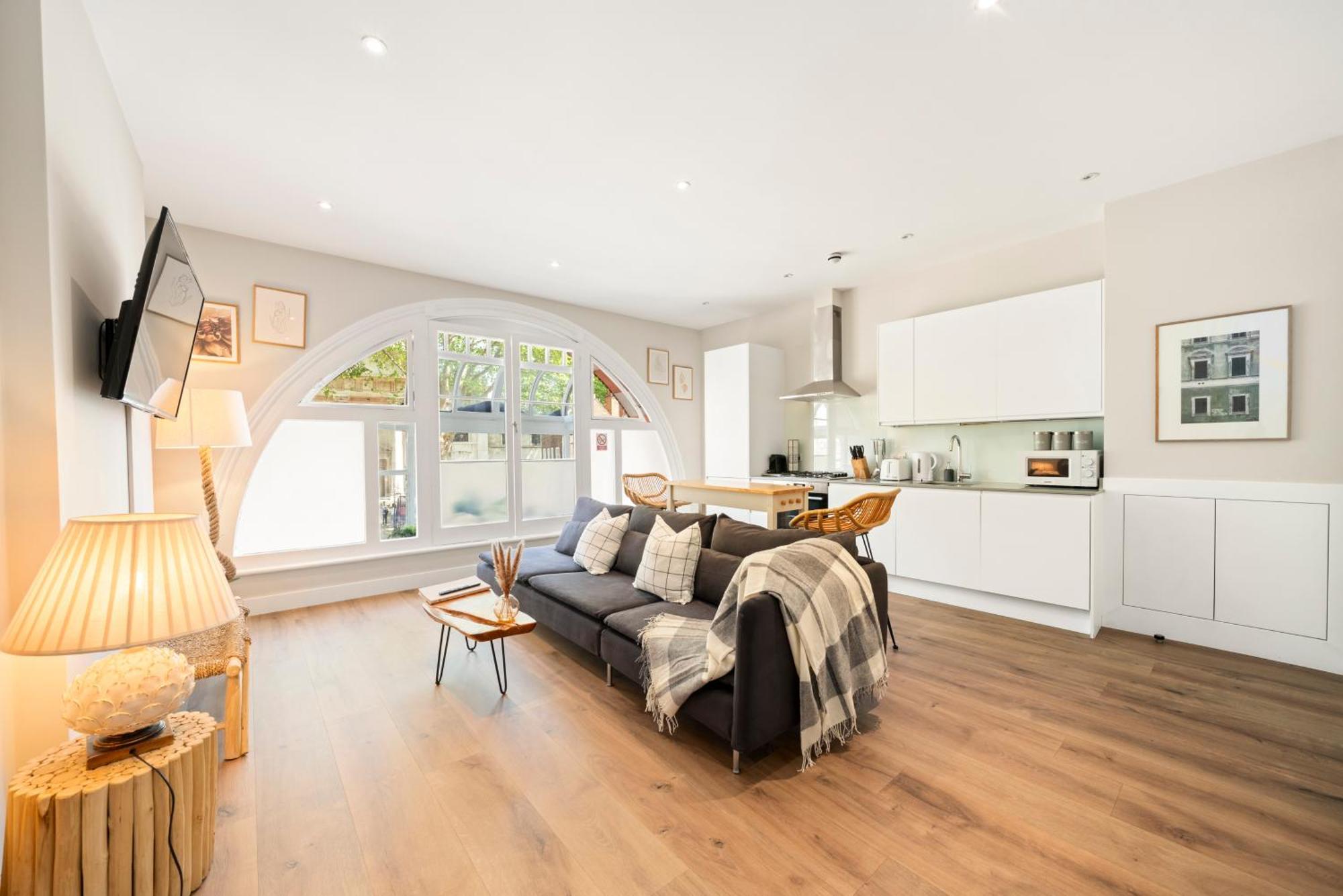 Comfortable In Shoreditch High Street Apartment