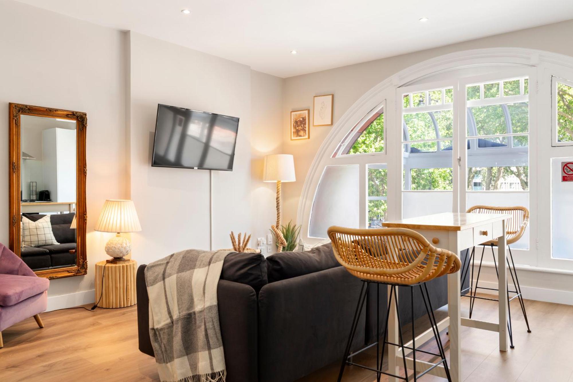 Comfortable In Shoreditch High Street * London