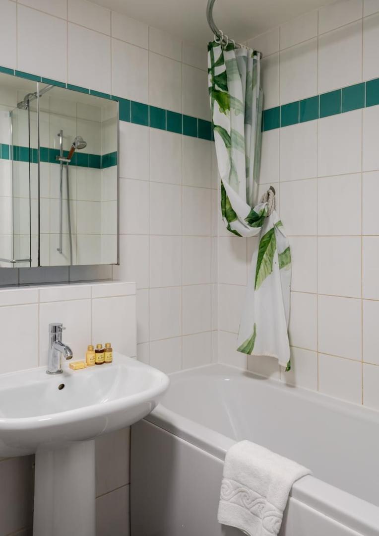 Guestready - Overlooking The Thames London