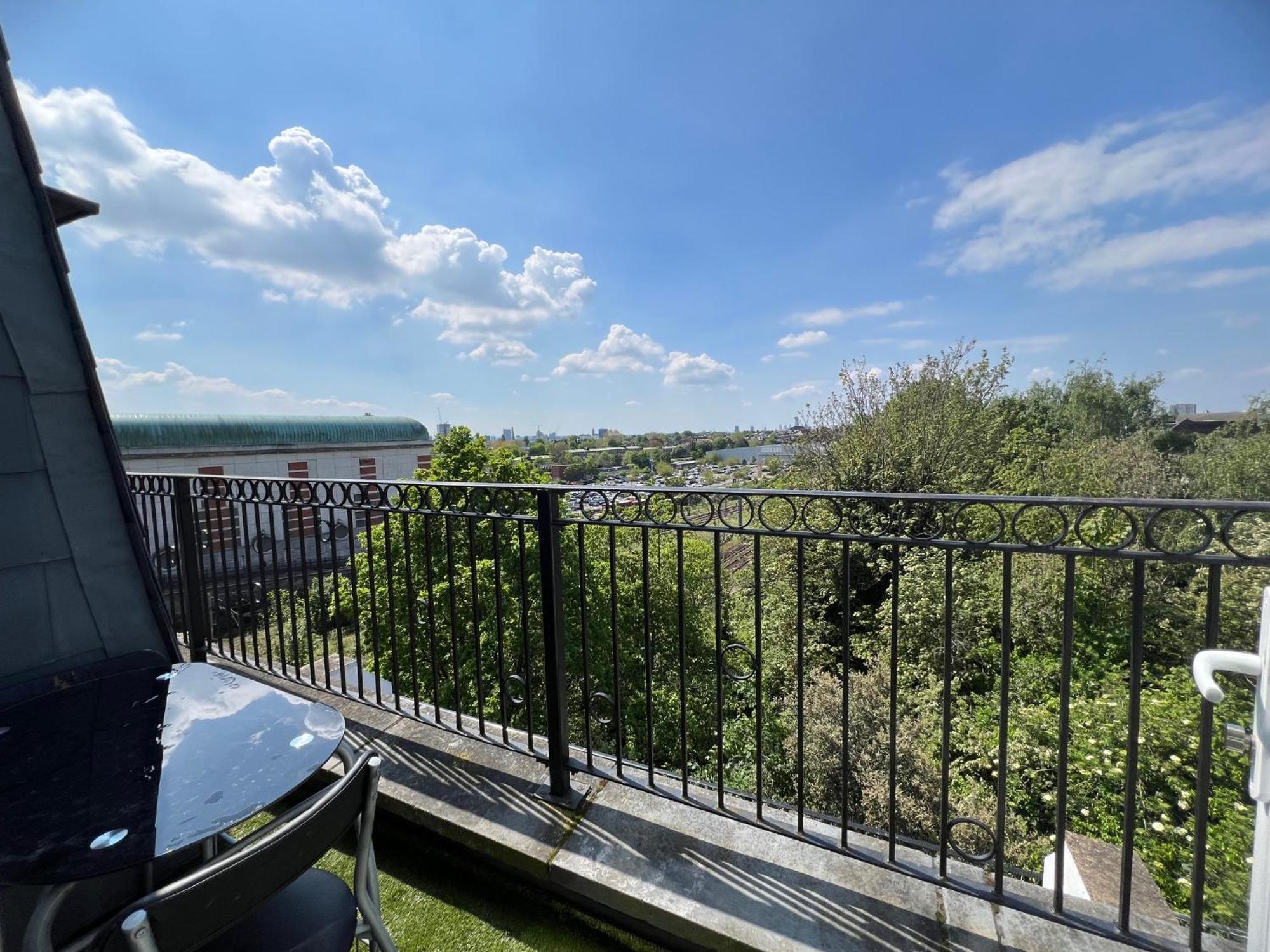 Apartment Comfy 2 Bedroom - Finchley Road,
