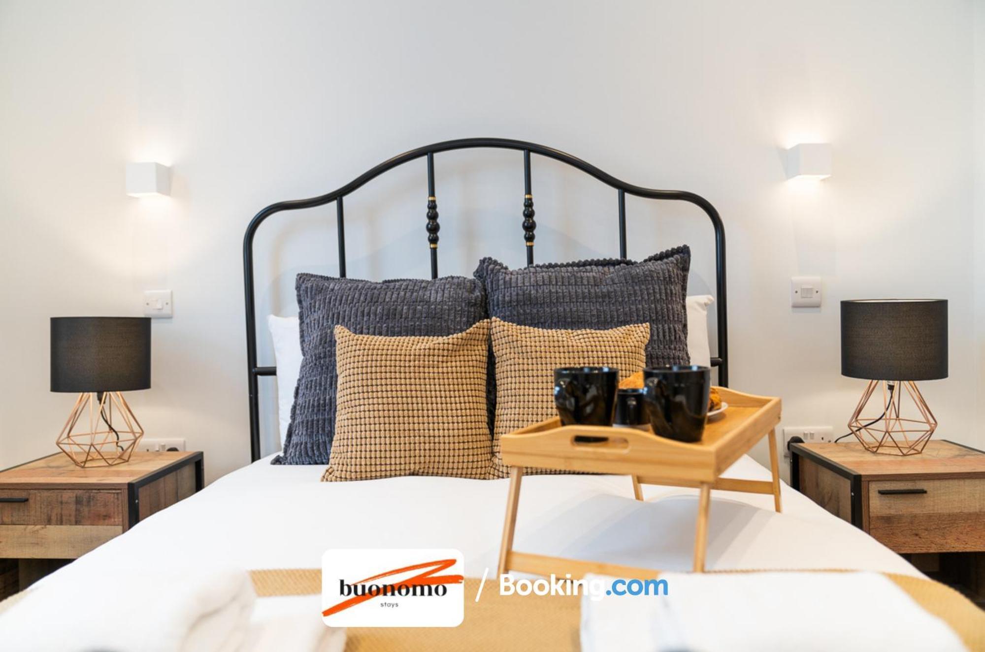 Two Bedroom At Buonomo Short Lets & Serviced Close To Wimbledon Tennis Courts Appartement