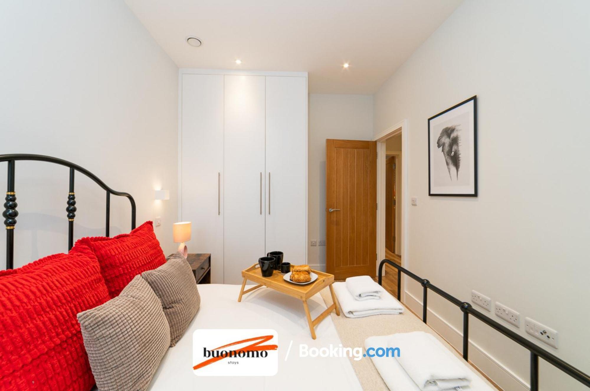 Two Bedroom At Buonomo Short Lets & Serviced Close To Wimbledon Tennis Courts Appartement *