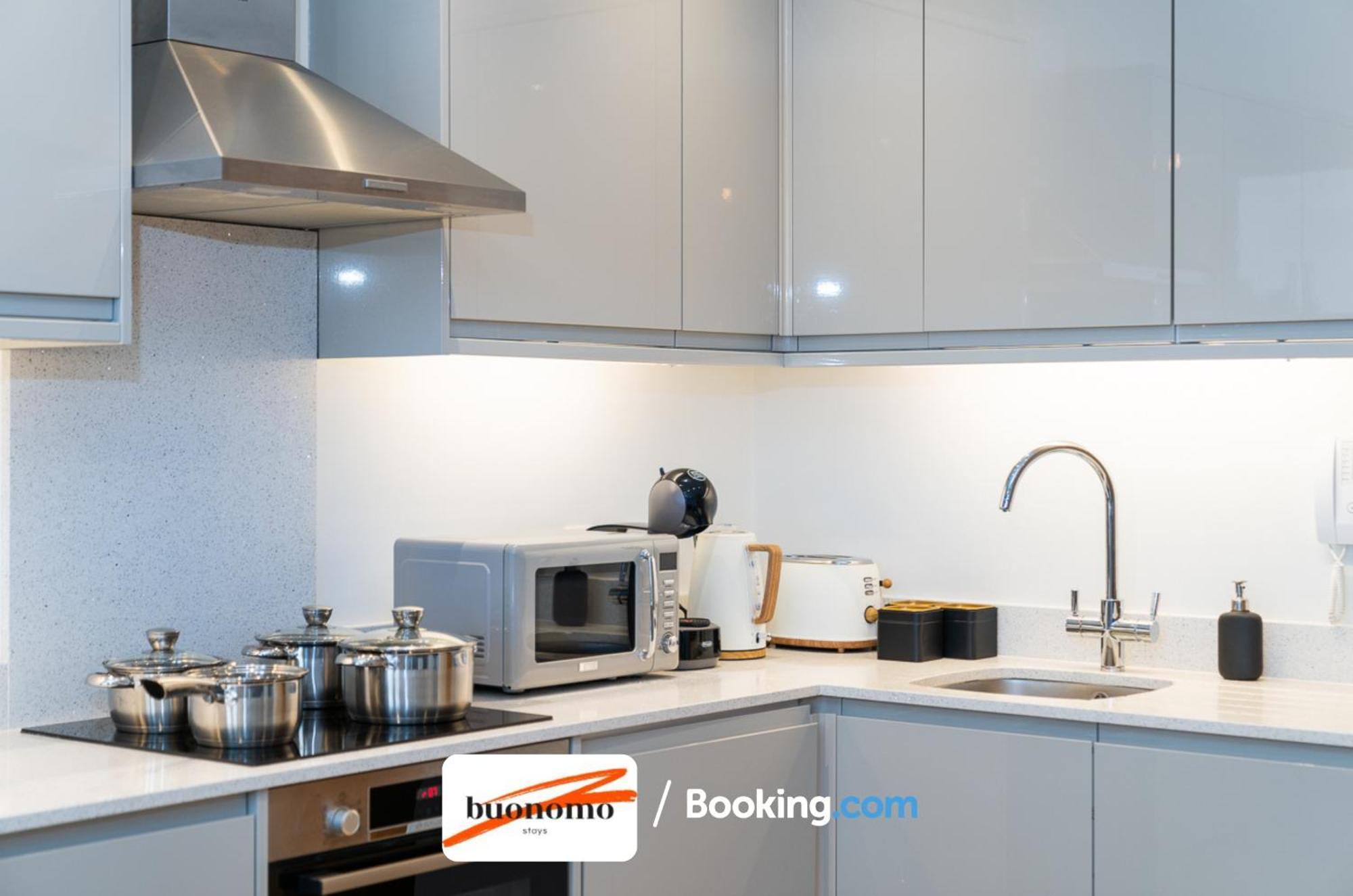 Appartement Two Bedroom At Buonomo Short Lets & Serviced Close To Wimbledon Tennis Courts Londen
