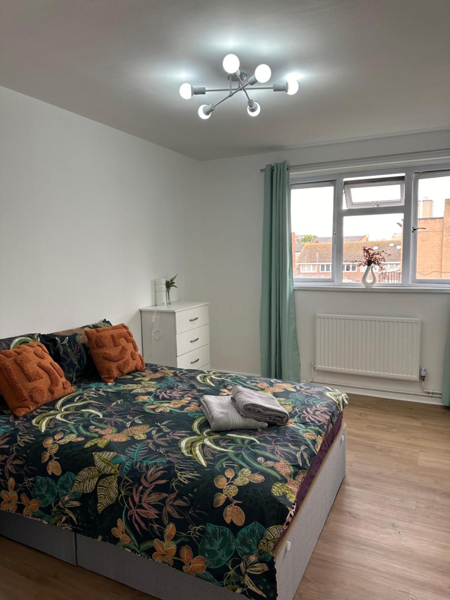 Shared In A Luxury 3 Bedroom Flat In Aldgate, E1!central