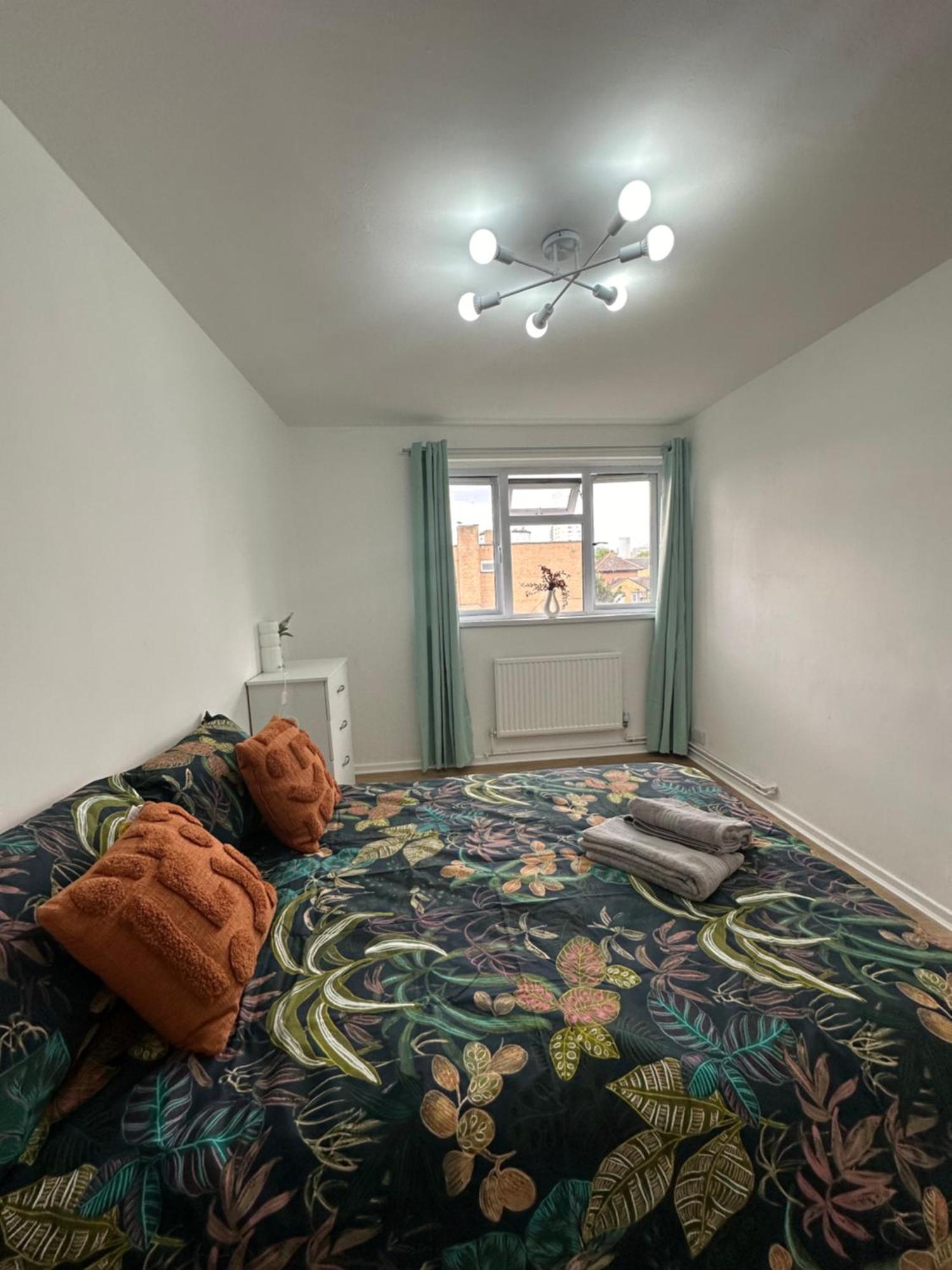Shared In A Luxury 3 Bedroom Flat In Aldgate, E1!central Lägenhet London
