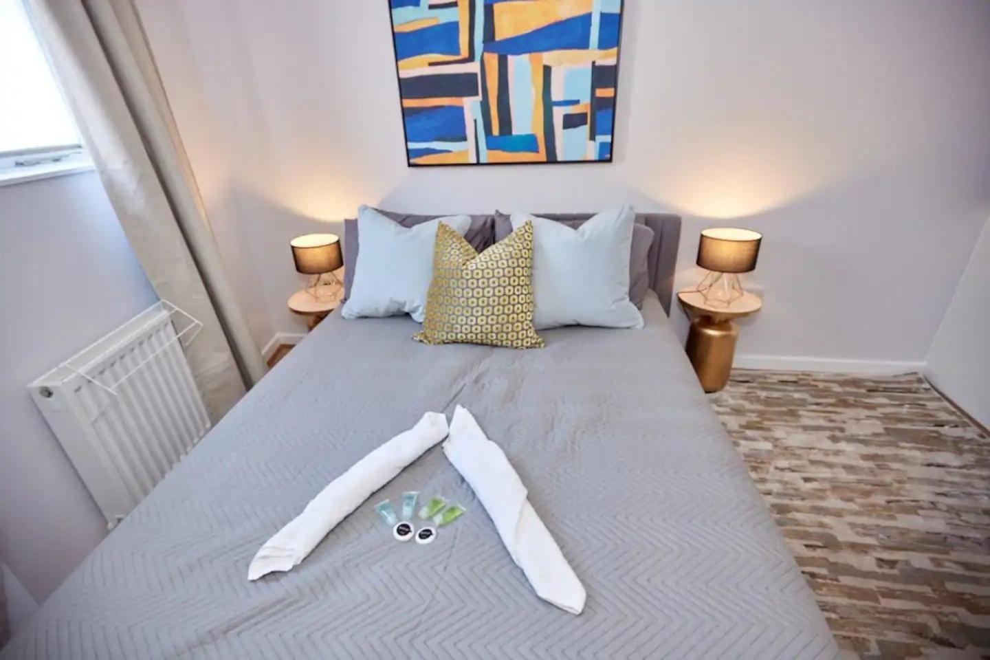 Appartement Ensuite Stylish - 3 Min To Trains - Pass The Keys Londen
