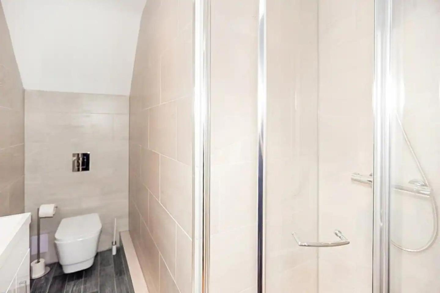 Appartement Ensuite Stylish - 3 Min To Trains - Pass The Keys *