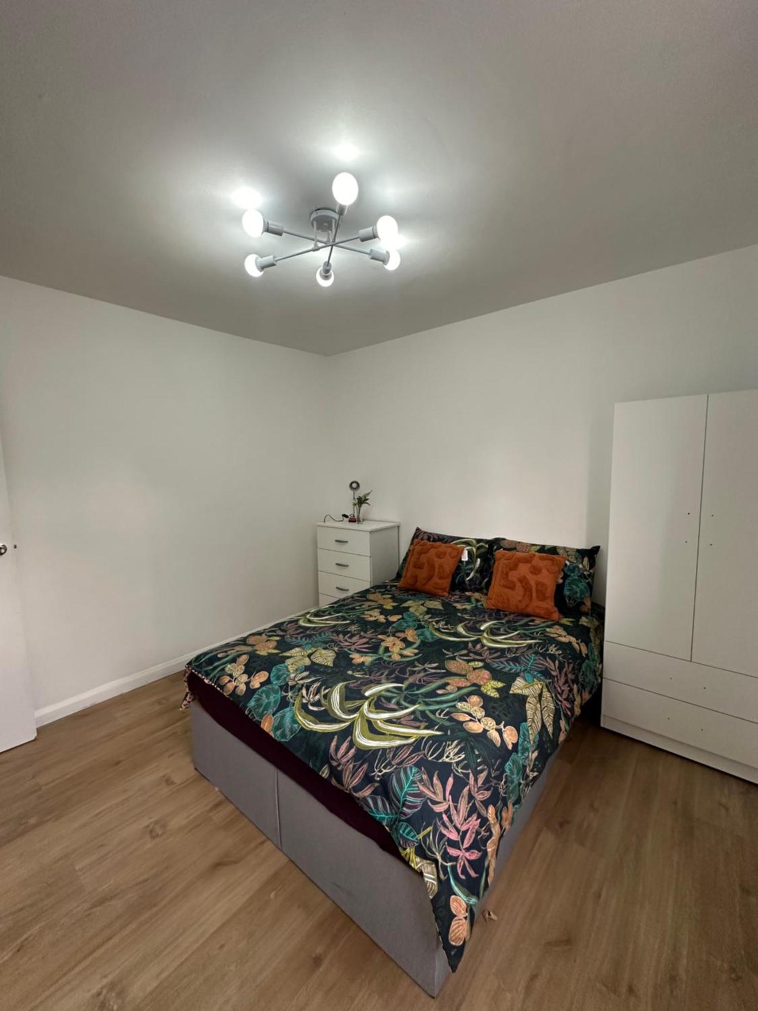 Shared In A Luxury 3 Bedroom Flat In Aldgate, E1!central * London