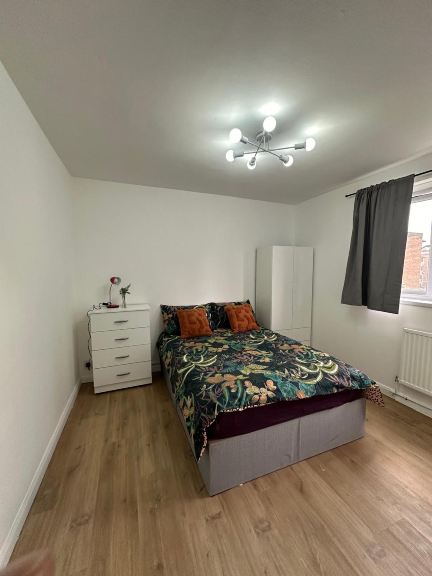 Shared In A Luxury 3 Bedroom Flat In Aldgate, E1!central Lägenhet