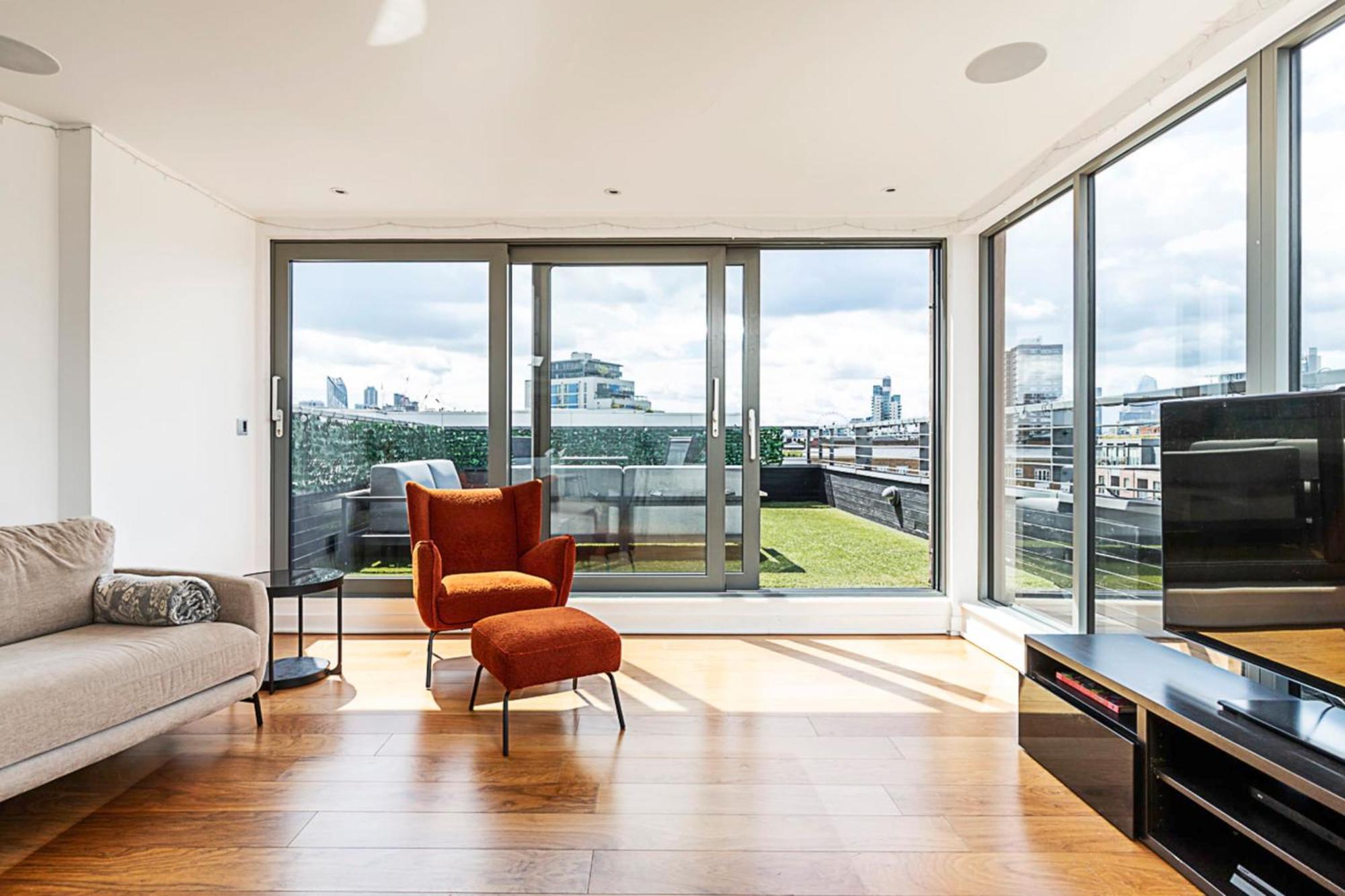 Modern Haven With Terrace View & Urban Charm Apartment *