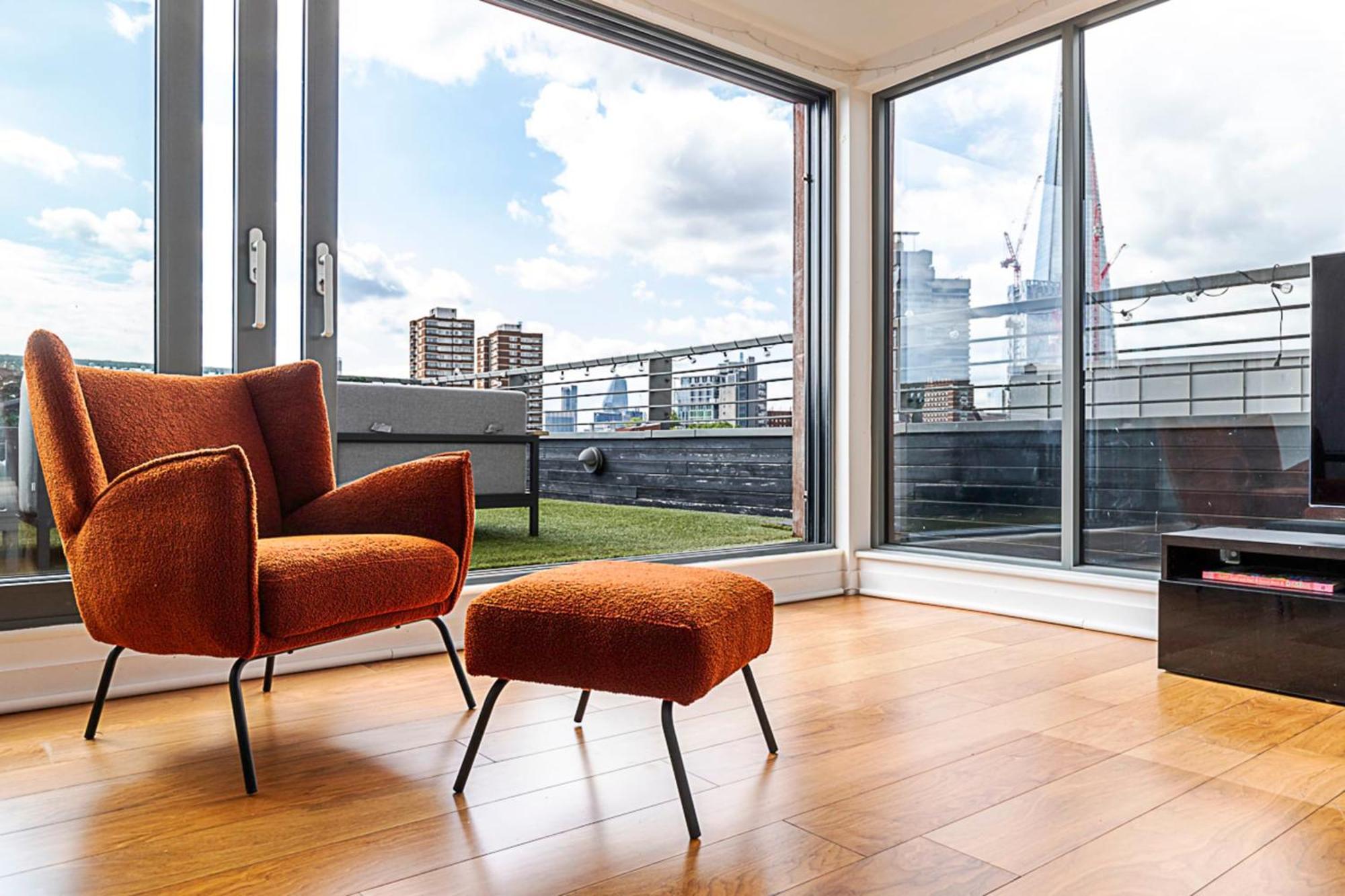 Modern Haven With Terrace View & Urban Charm Apartment *
