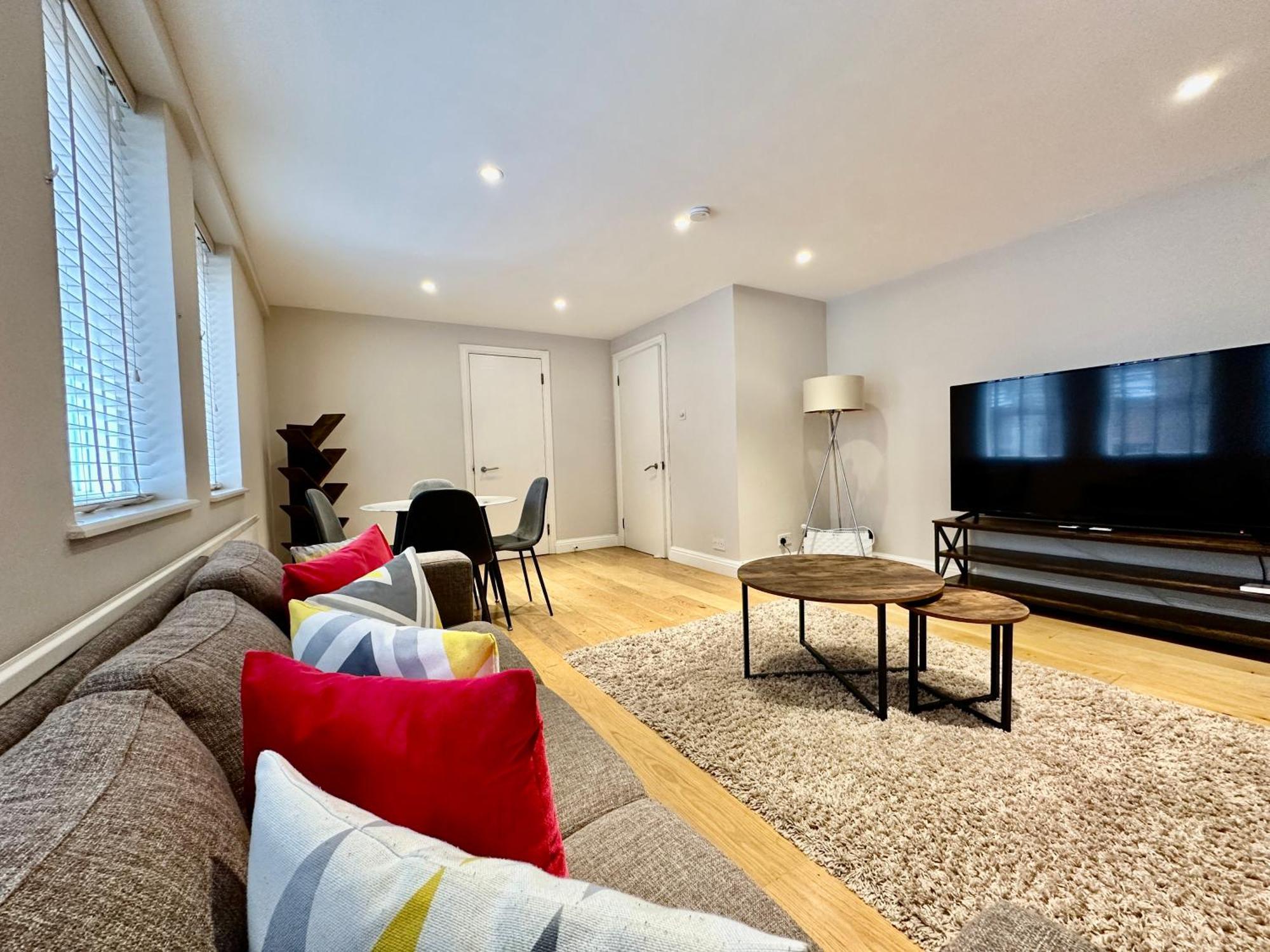 Lejlighed Kensington 2Bed Stucco Bright Large High Ceilings - Luxurylondonstays *
