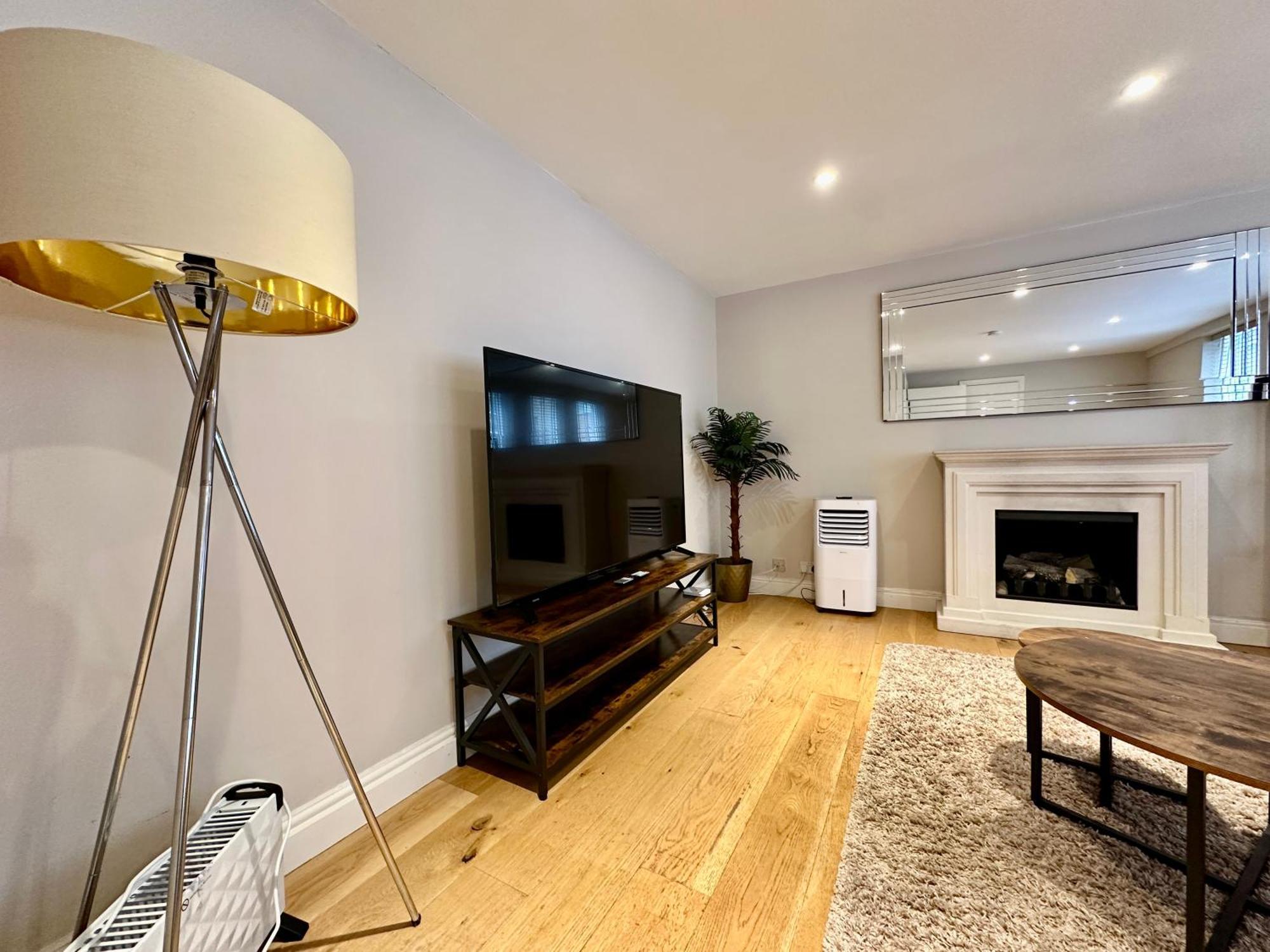 Lejlighed Kensington 2Bed Stucco Bright Large High Ceilings - Luxurylondonstays *