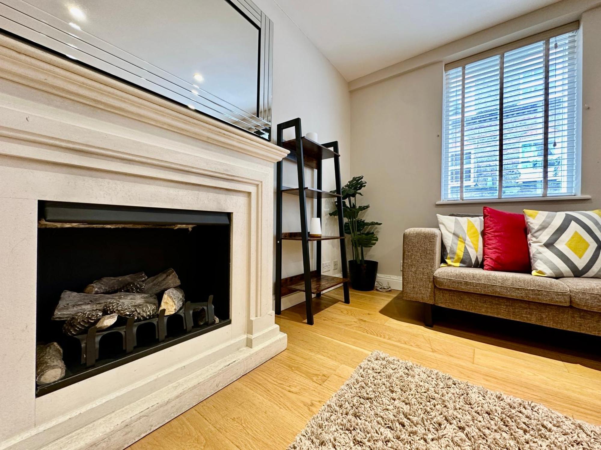 Kensington 2Bed Stucco Bright Large High Ceilings - Luxurylondonstays Lejlighed London