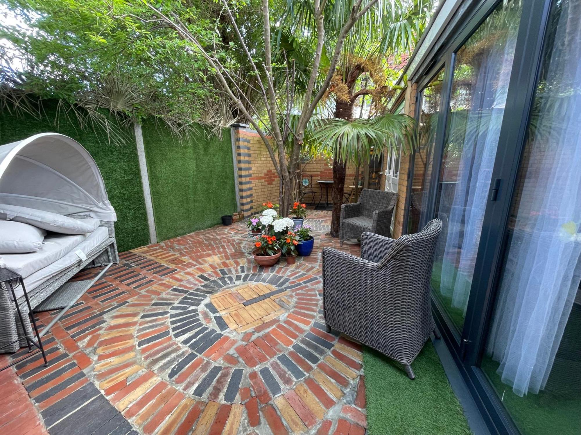 Luxury With Private Bathrooms * London
