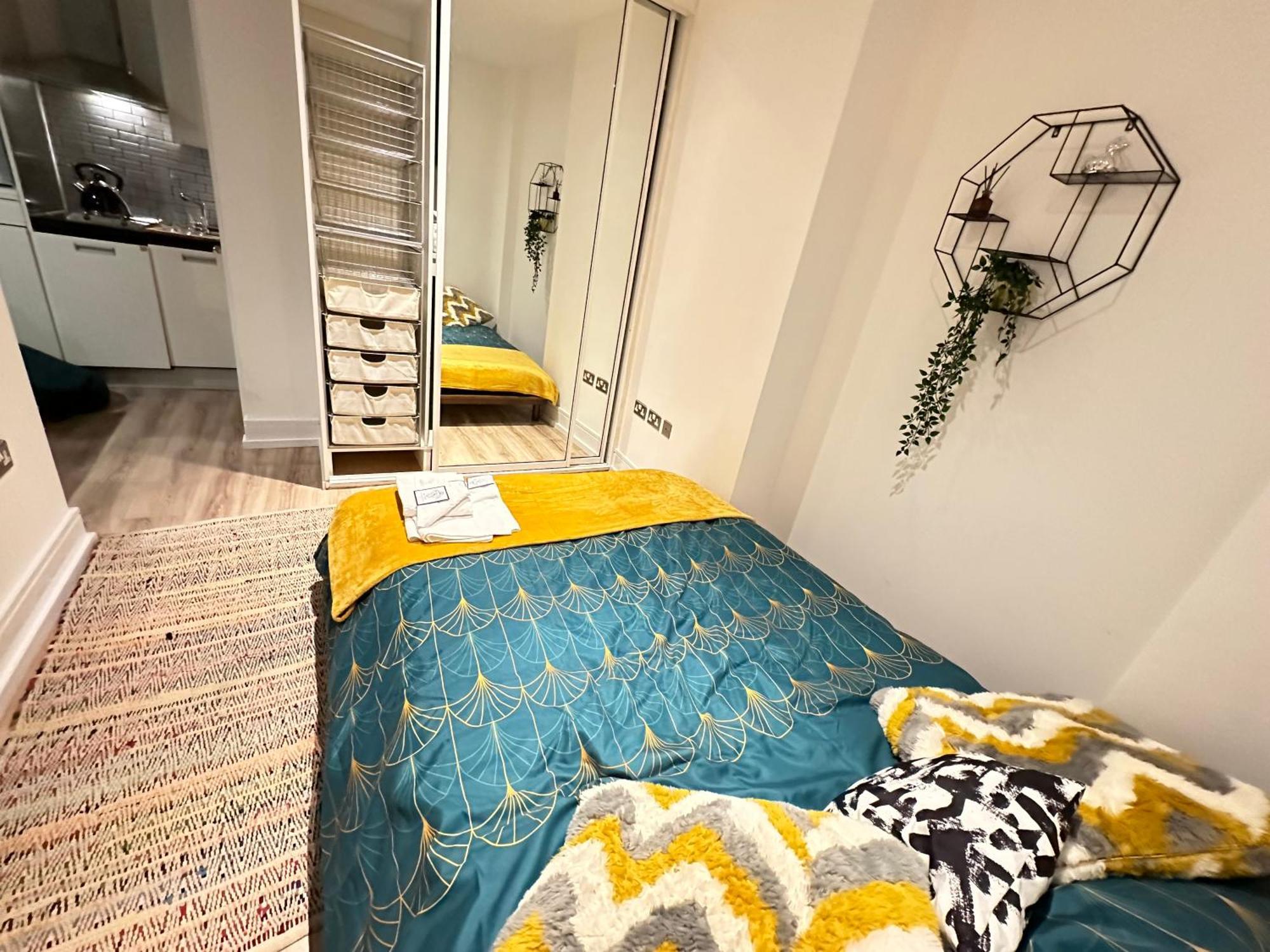 Apartment Cosy High Street 30 Seconds From Station