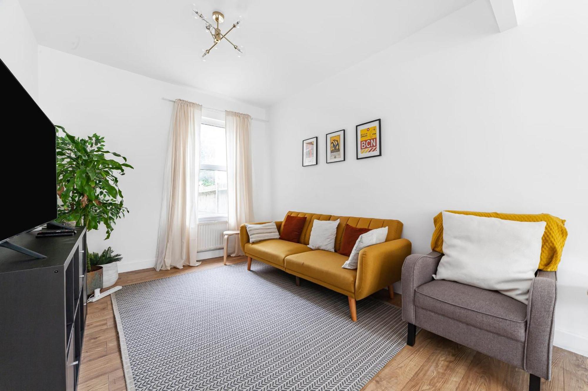 Modern Victorian With Secret Garden Londres