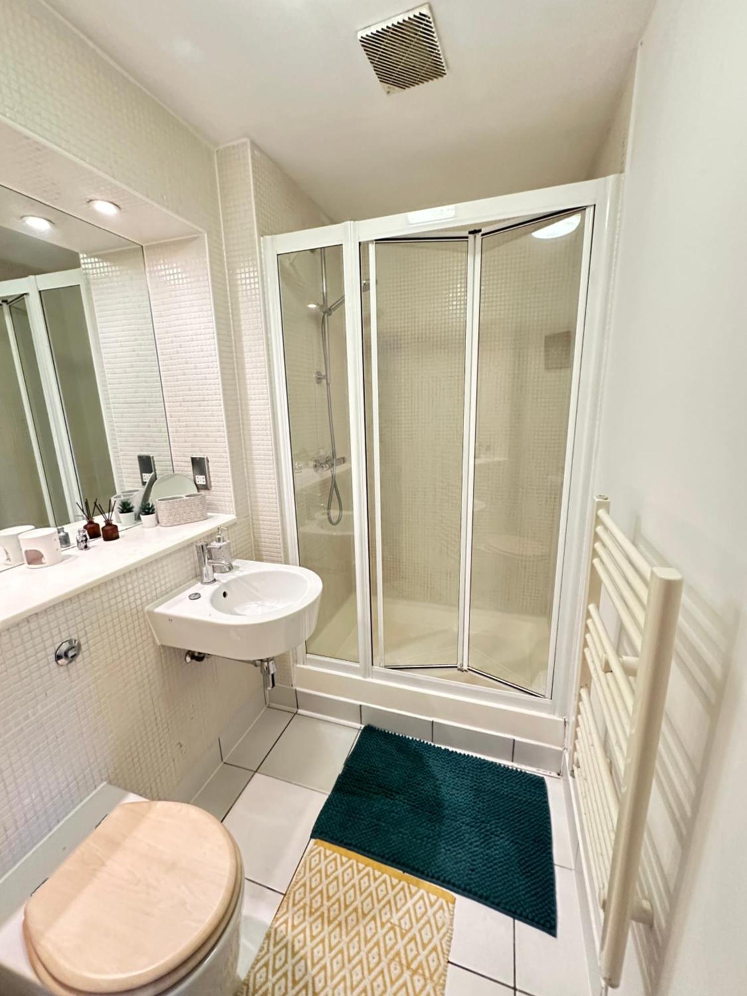 Apartment Cosy High Street 30 Seconds From Station *