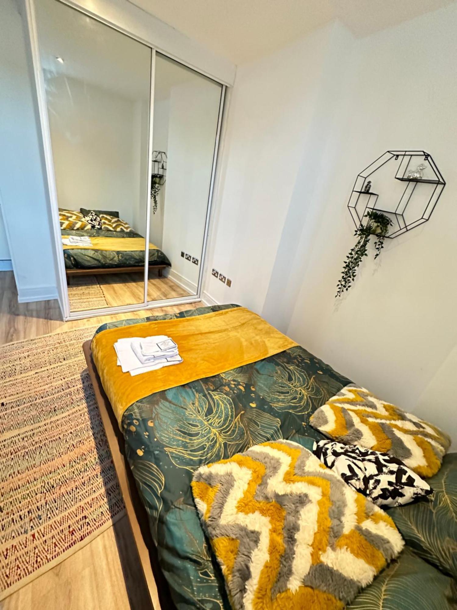 Apartment Cosy High Street 30 Seconds From Station *