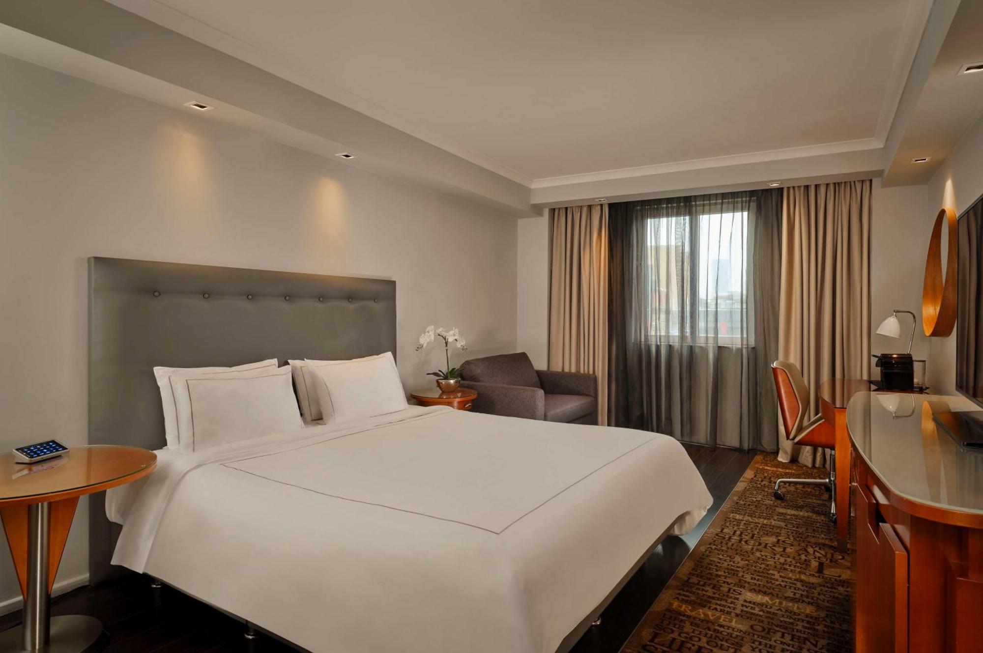 Park Plaza Victoria Hotel 4*