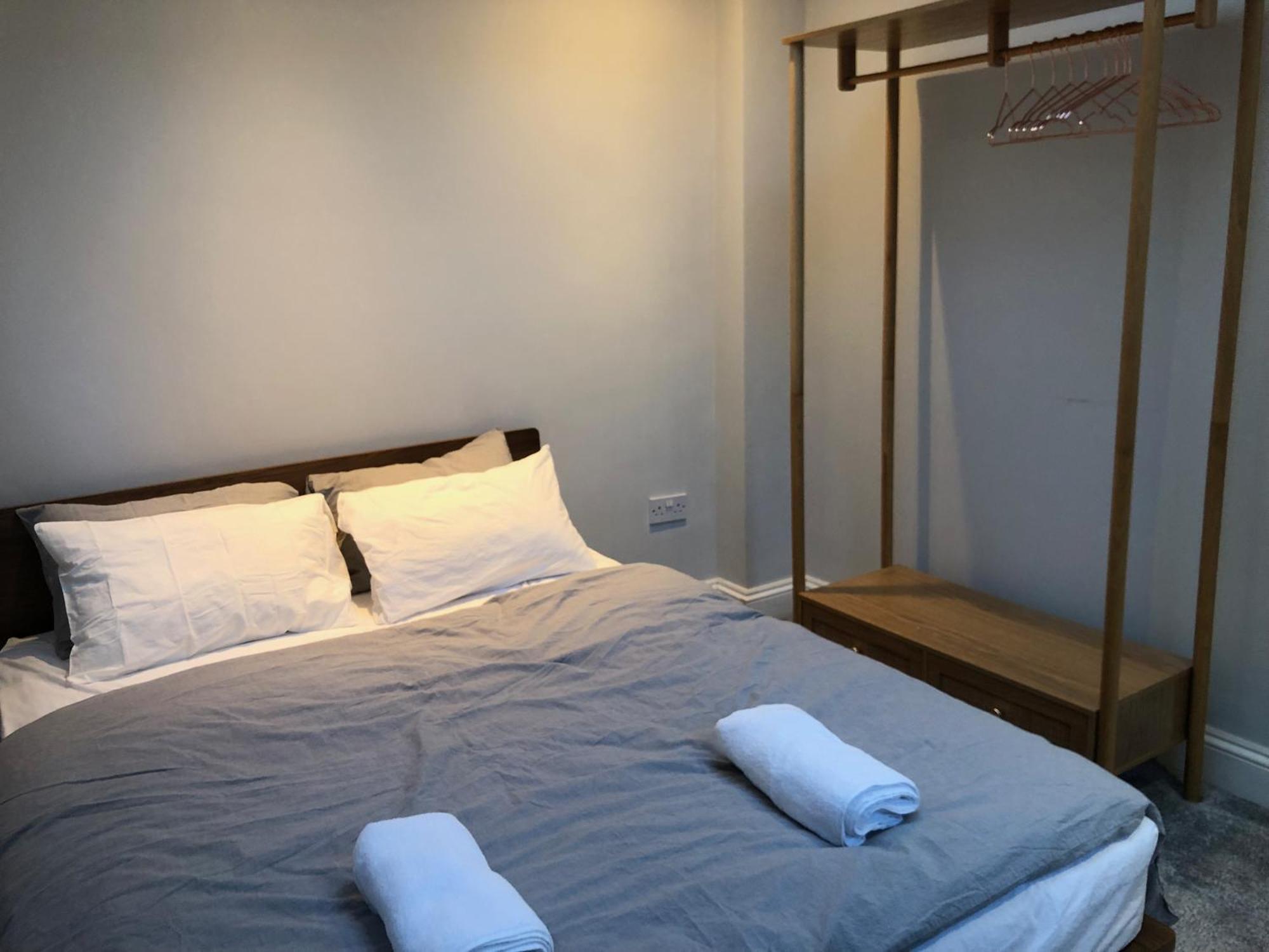 Shared House - Private With Dedicated Guest Bathroom Near Paddington * Londen