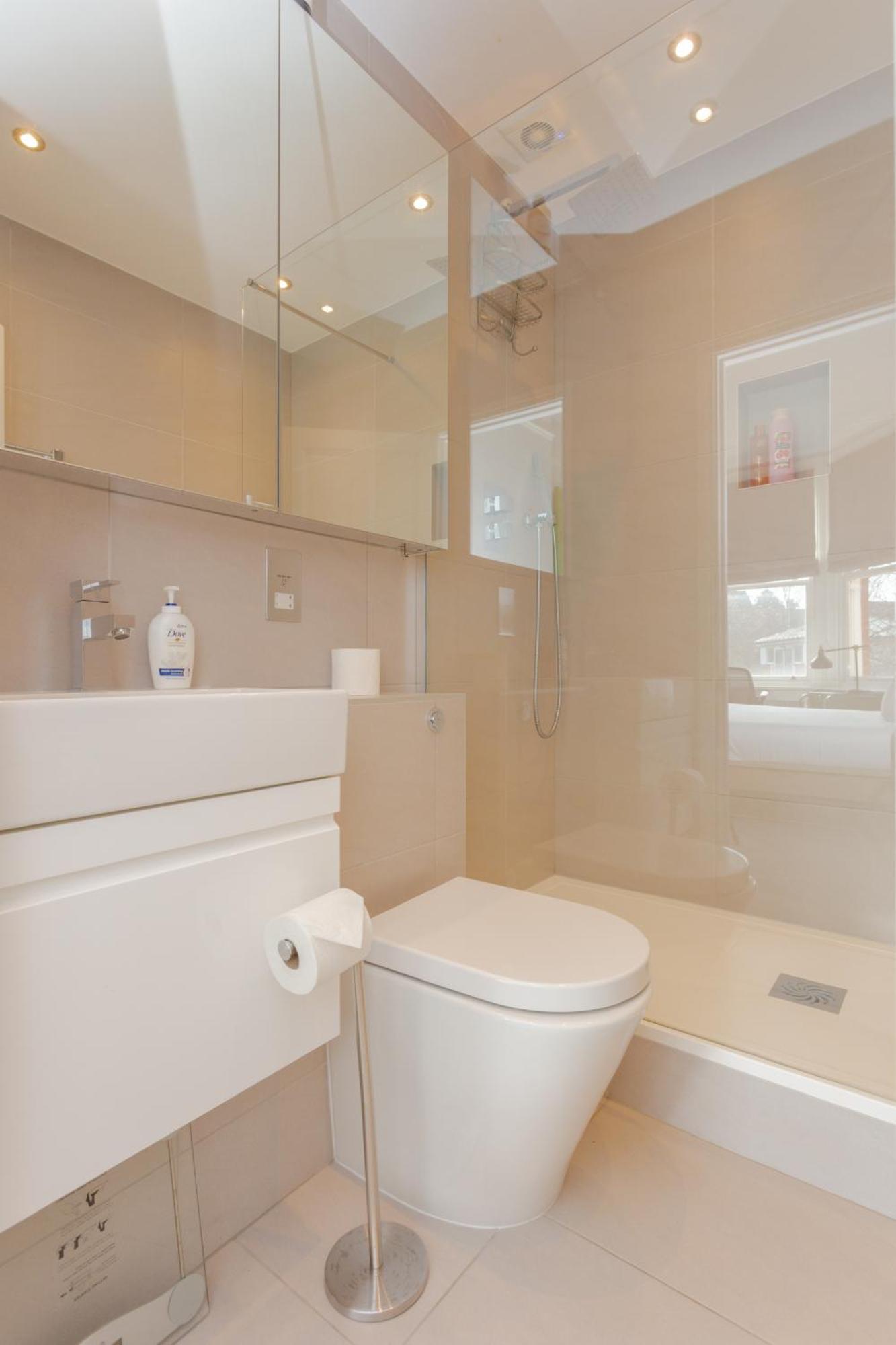 Newly Renovated 3 Bedroom In North West Appartement