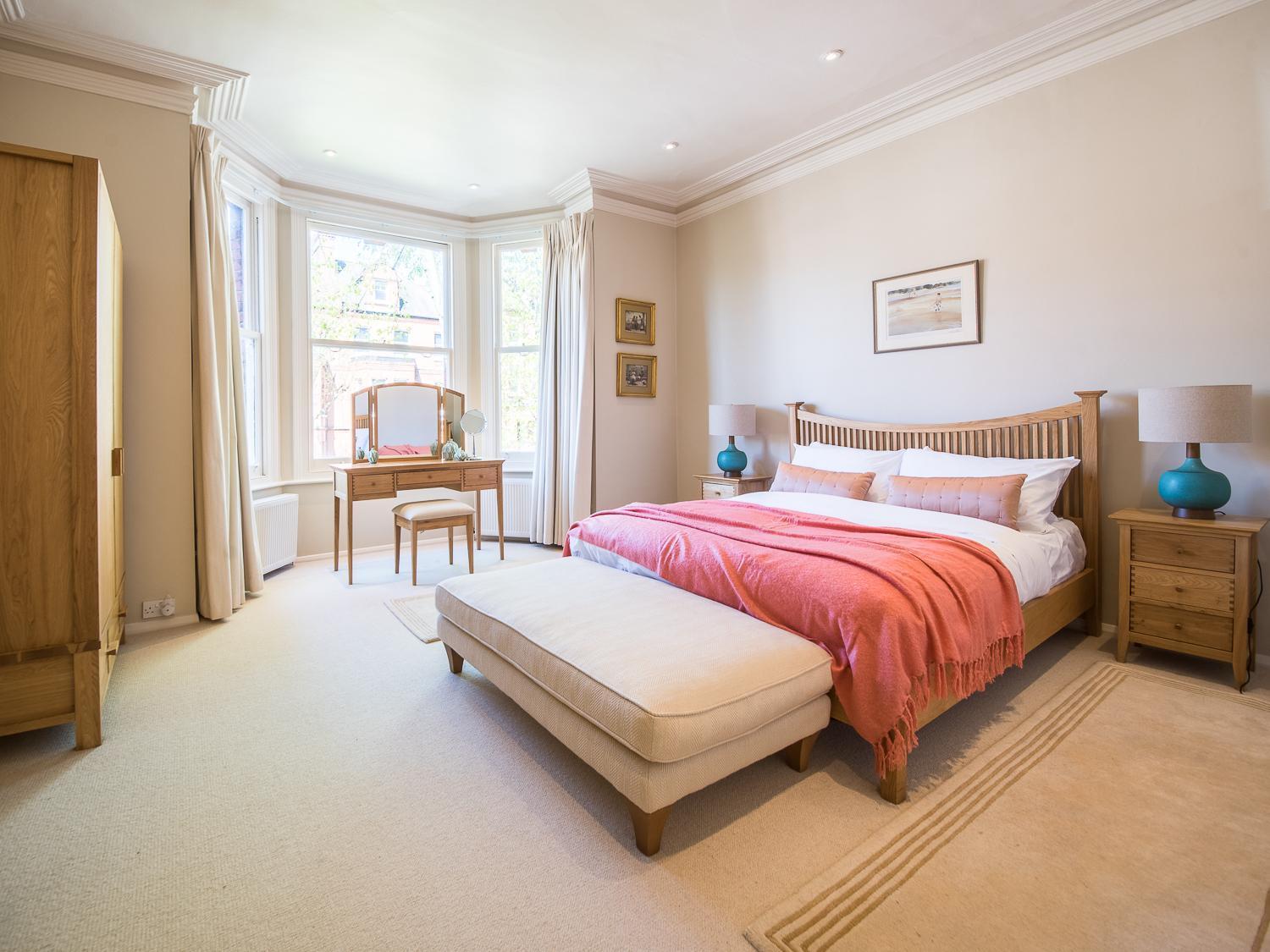 Homely 2 Bedroom Victorian In Hampstead Appartement Londen