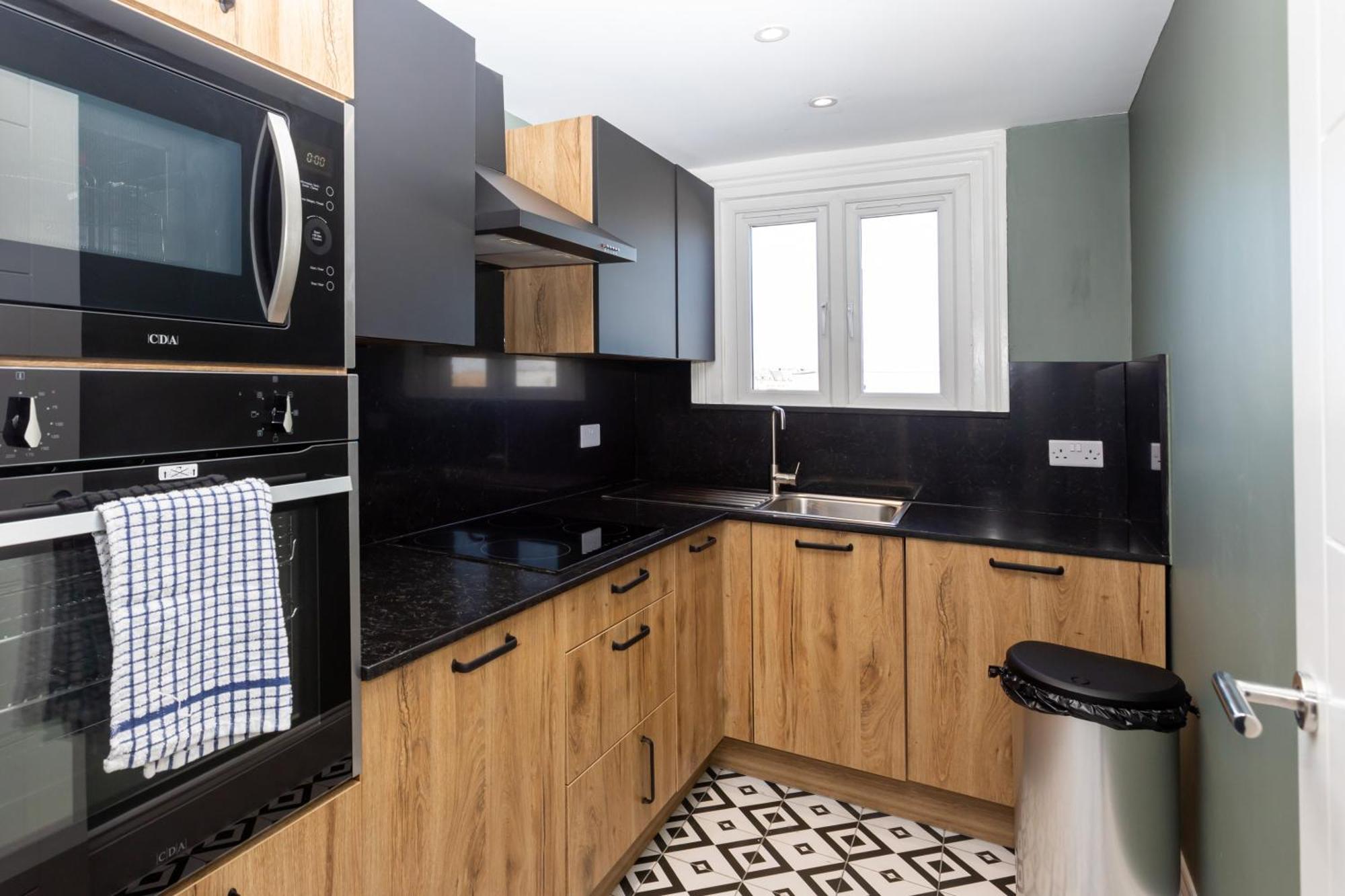 Spacious & Pristine 2bd Flat - Balham Apartment London