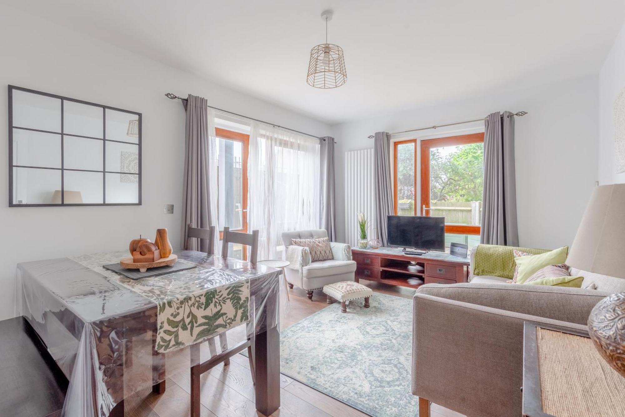 Inviting & Spacious 3bd Flat - Shadwell Lejlighed London