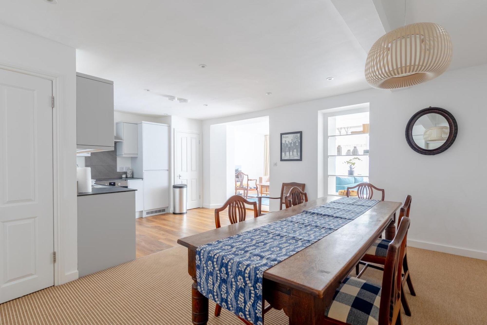 Beautifully Refurbished 2bd Flat- Clapham * London