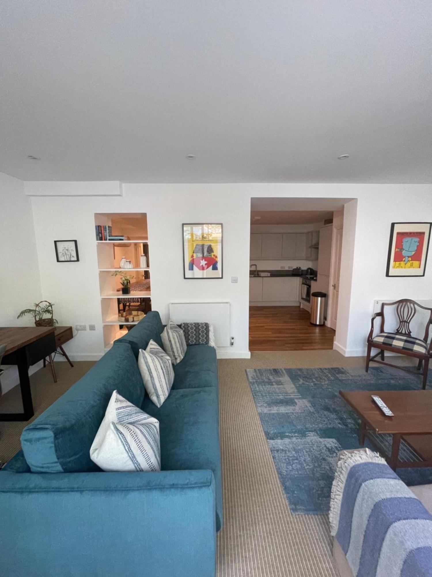 Beautifully Refurbished 2bd Flat- Clapham Lejlighed *