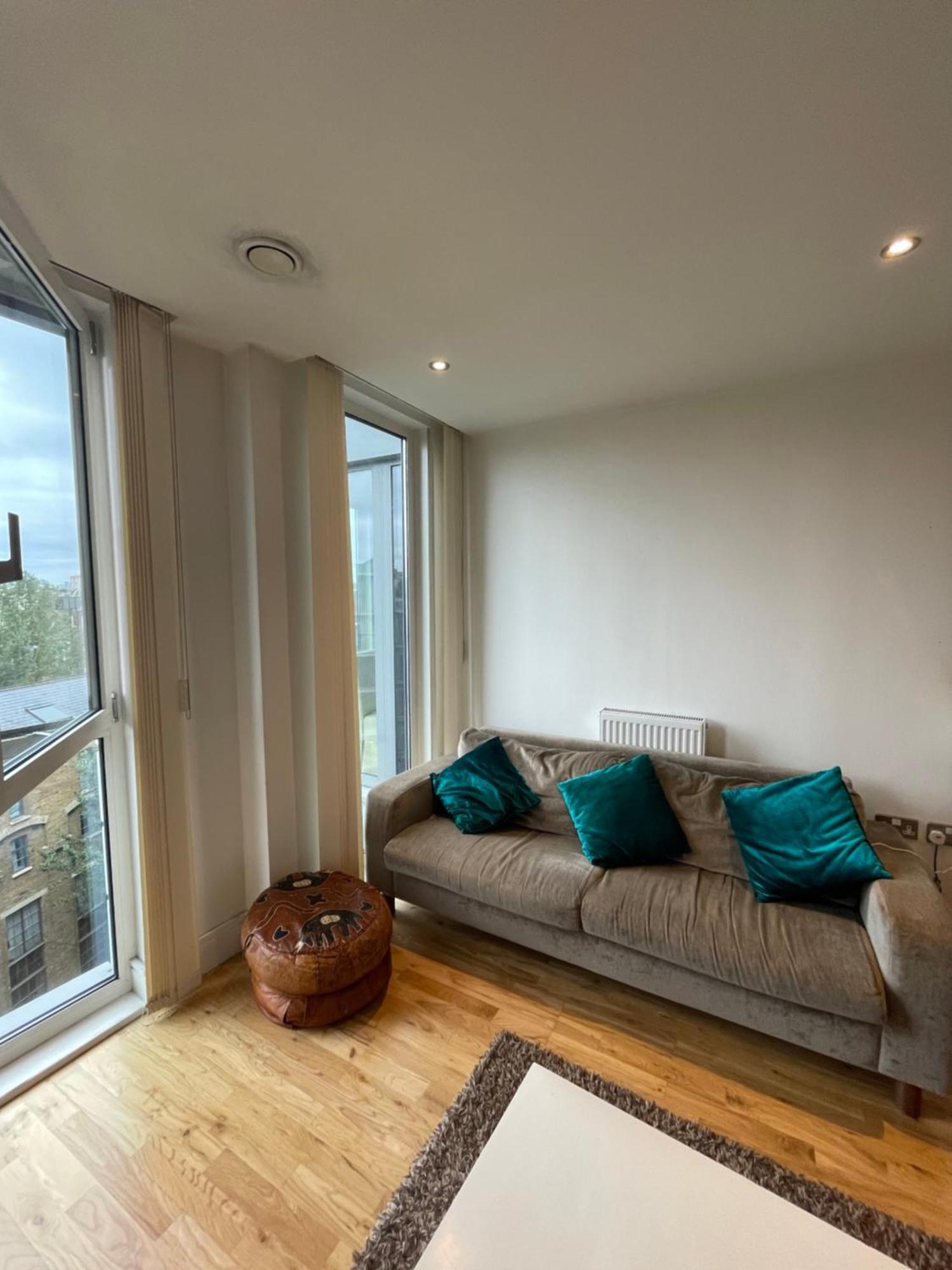 Sleek & Sunny 1bd Flat Near Greenwhich - Deptford! * Londen