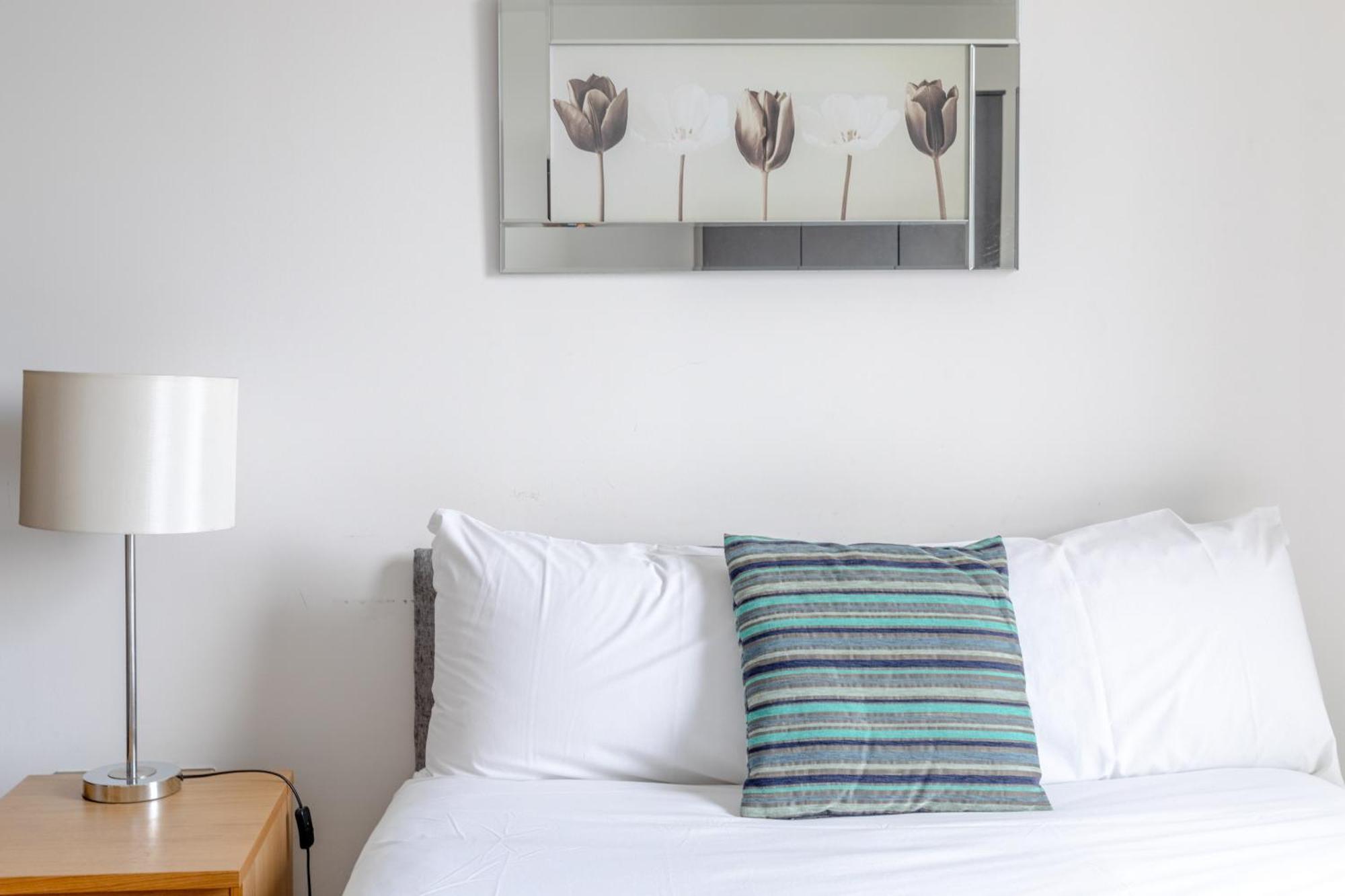Sleek & Sunny 1bd Flat Near Greenwhich - Deptford! * Londen