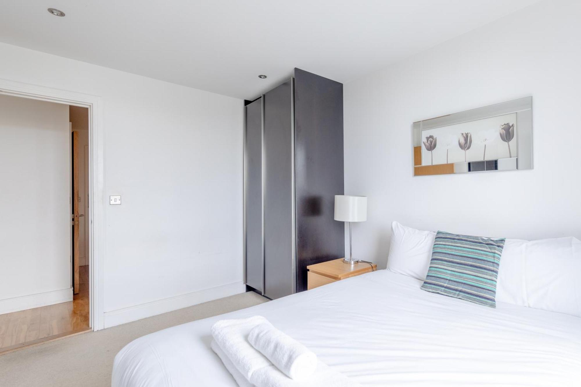 Sleek & Sunny 1bd Flat Near Greenwhich - Deptford! Appartement Londen