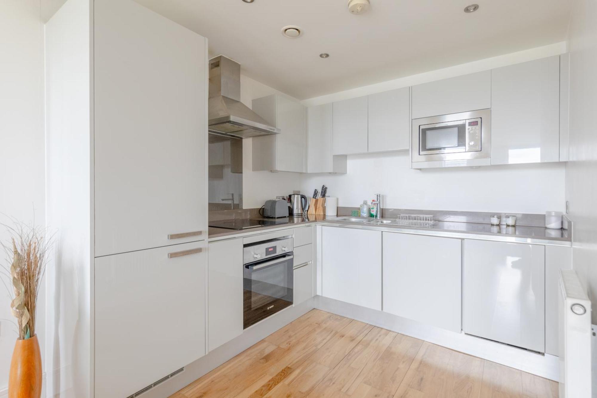 Sleek & Sunny 1bd Flat Near Greenwhich - Deptford! * Londen