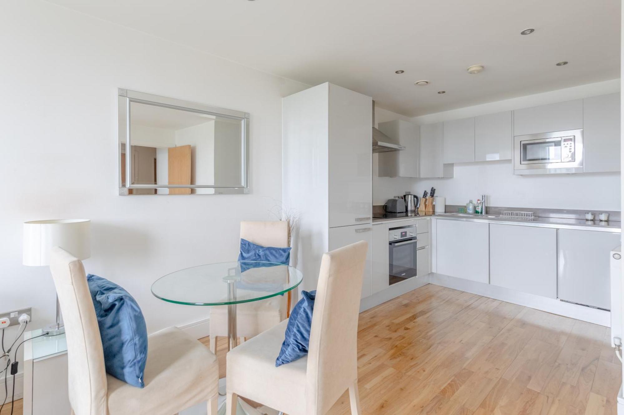 Sleek & Sunny 1bd Flat Near Greenwhich - Deptford! Appartement