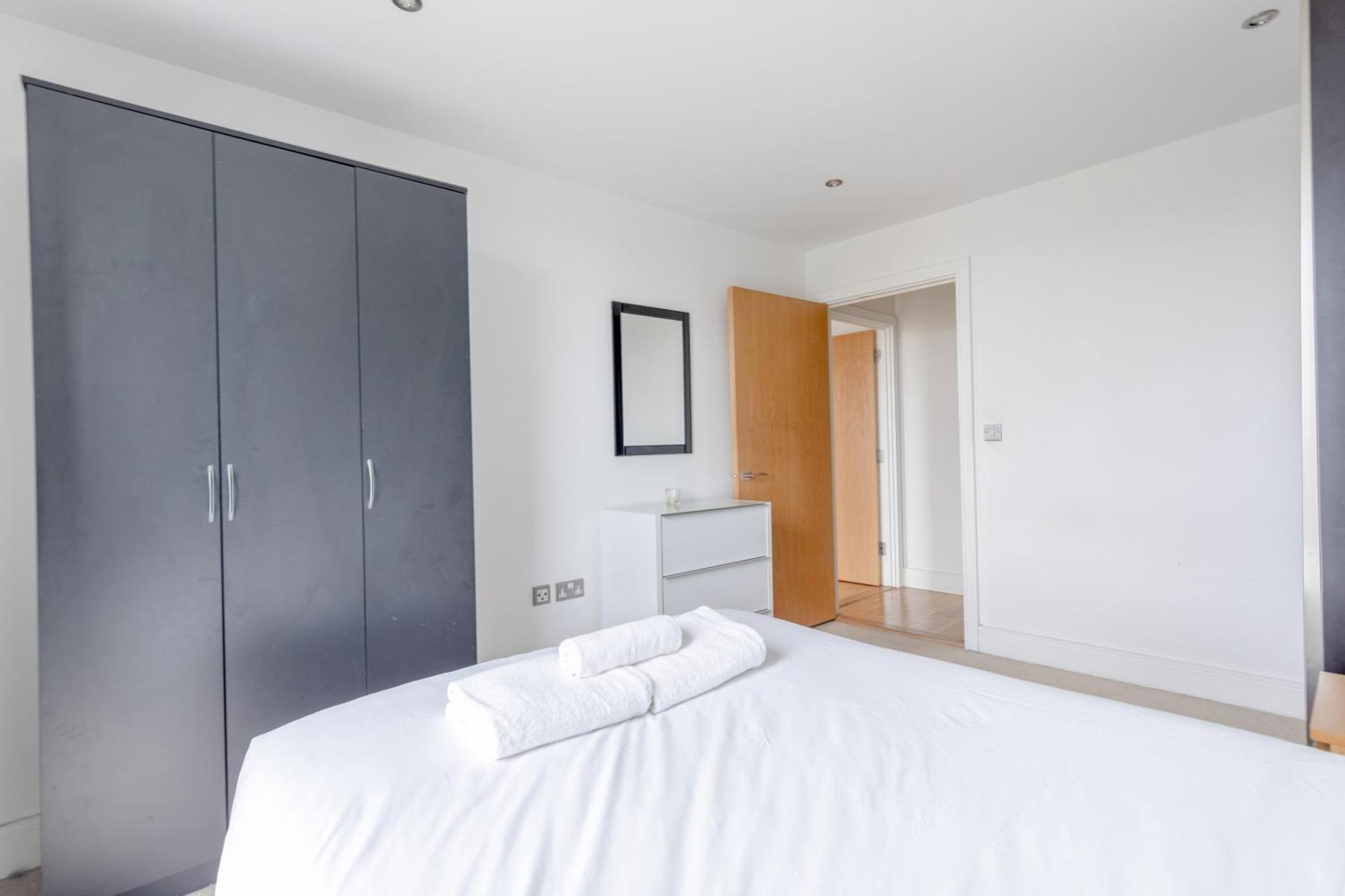 Sleek & Sunny 1bd Flat Near Greenwhich - Deptford! Londen
