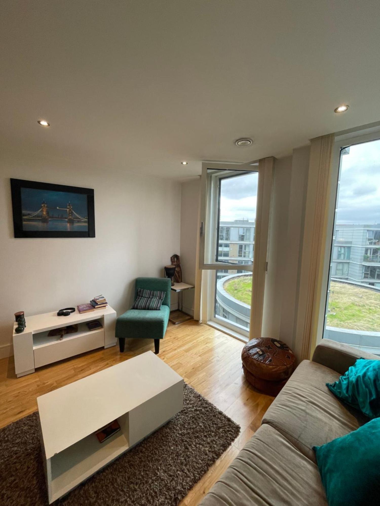Sleek & Sunny 1bd Flat Near Greenwhich - Deptford! Londen