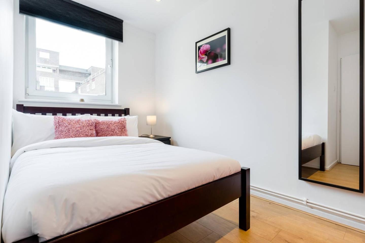 Apartment Cosy 4 Bed In London- Sleeps 8 London