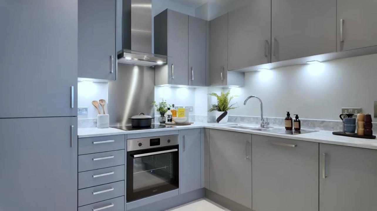 Brand New Luxury Flat Barking Riverside Londen
