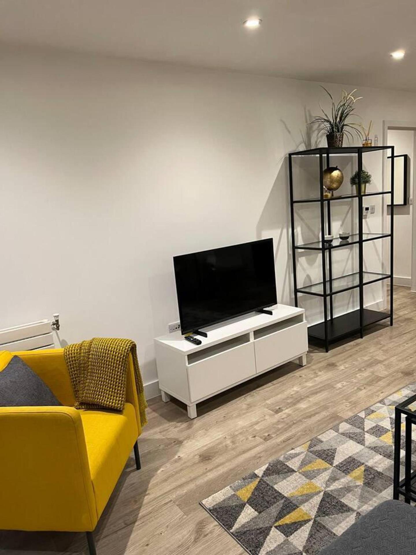 Modern 1 Bed Flat Near Station And Appartement Londen