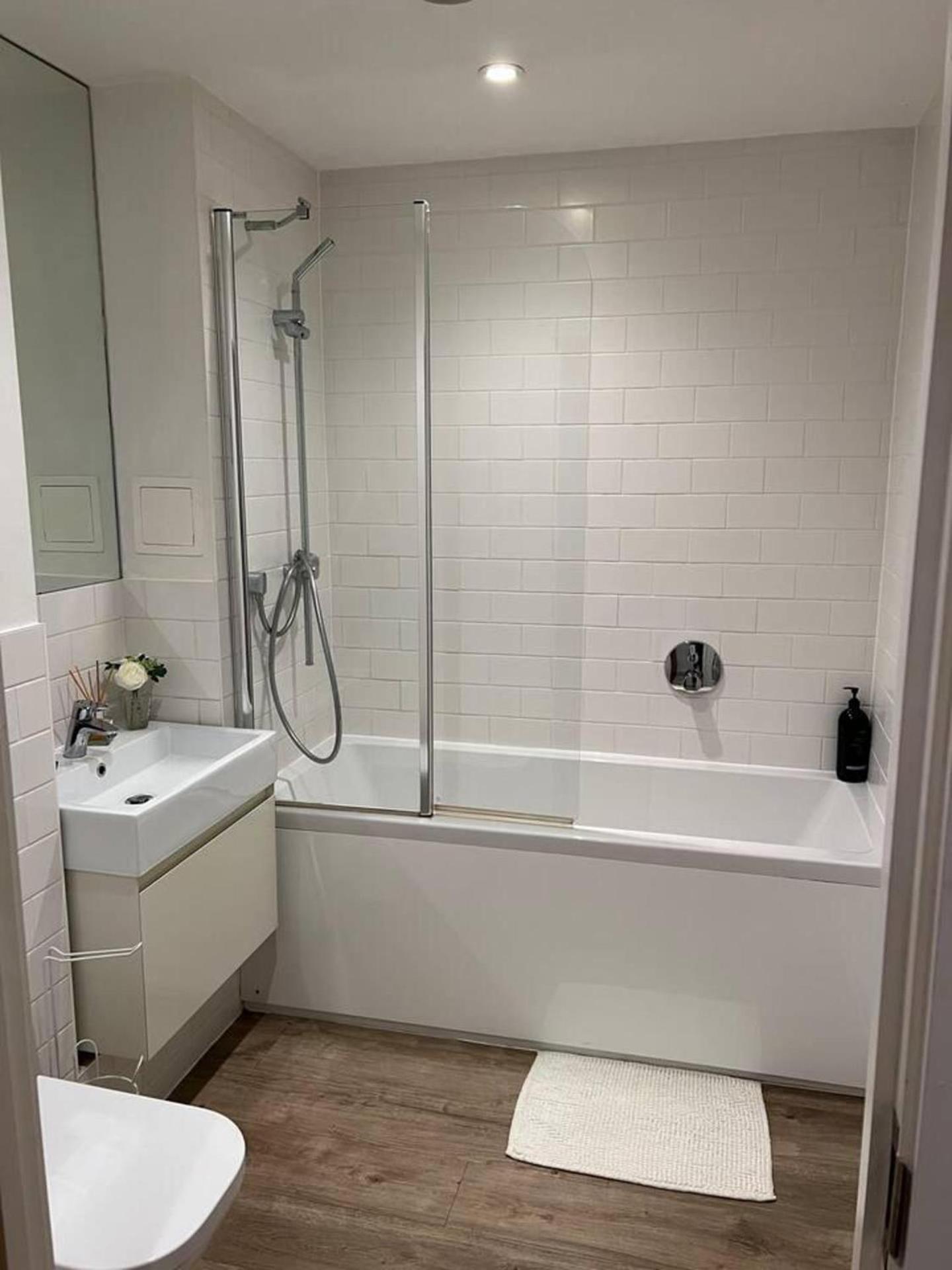 Modern 1 Bed Flat Near Station And * Londen
