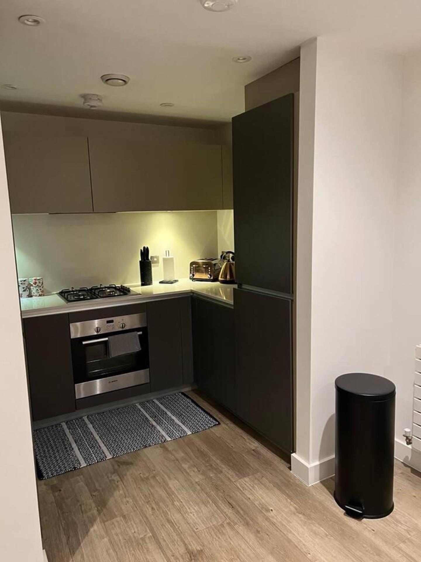 Modern 1 Bed Flat Near Station And Londen