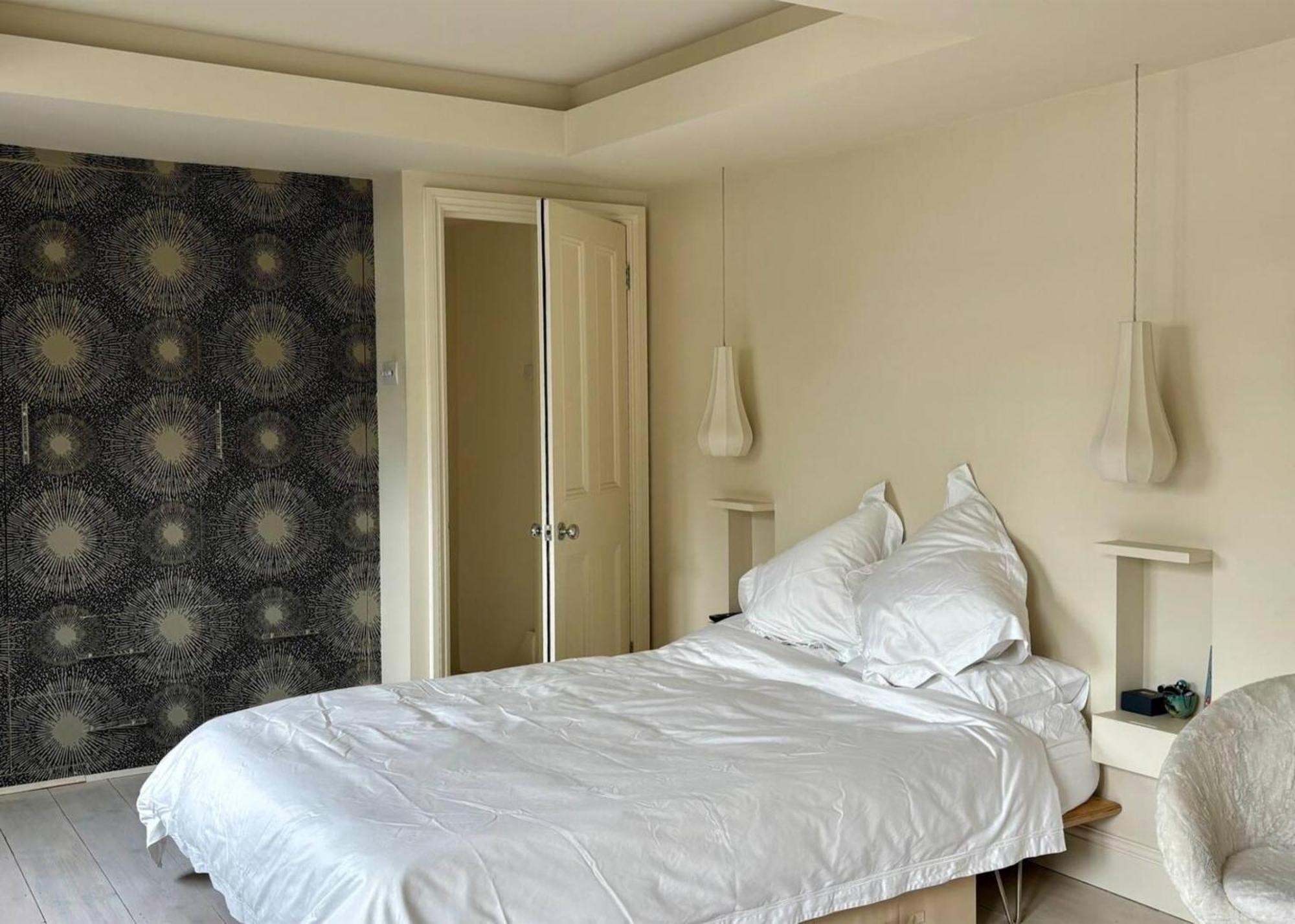 Trendy 1bd Flat On Historic Street Farringdon Apartment London