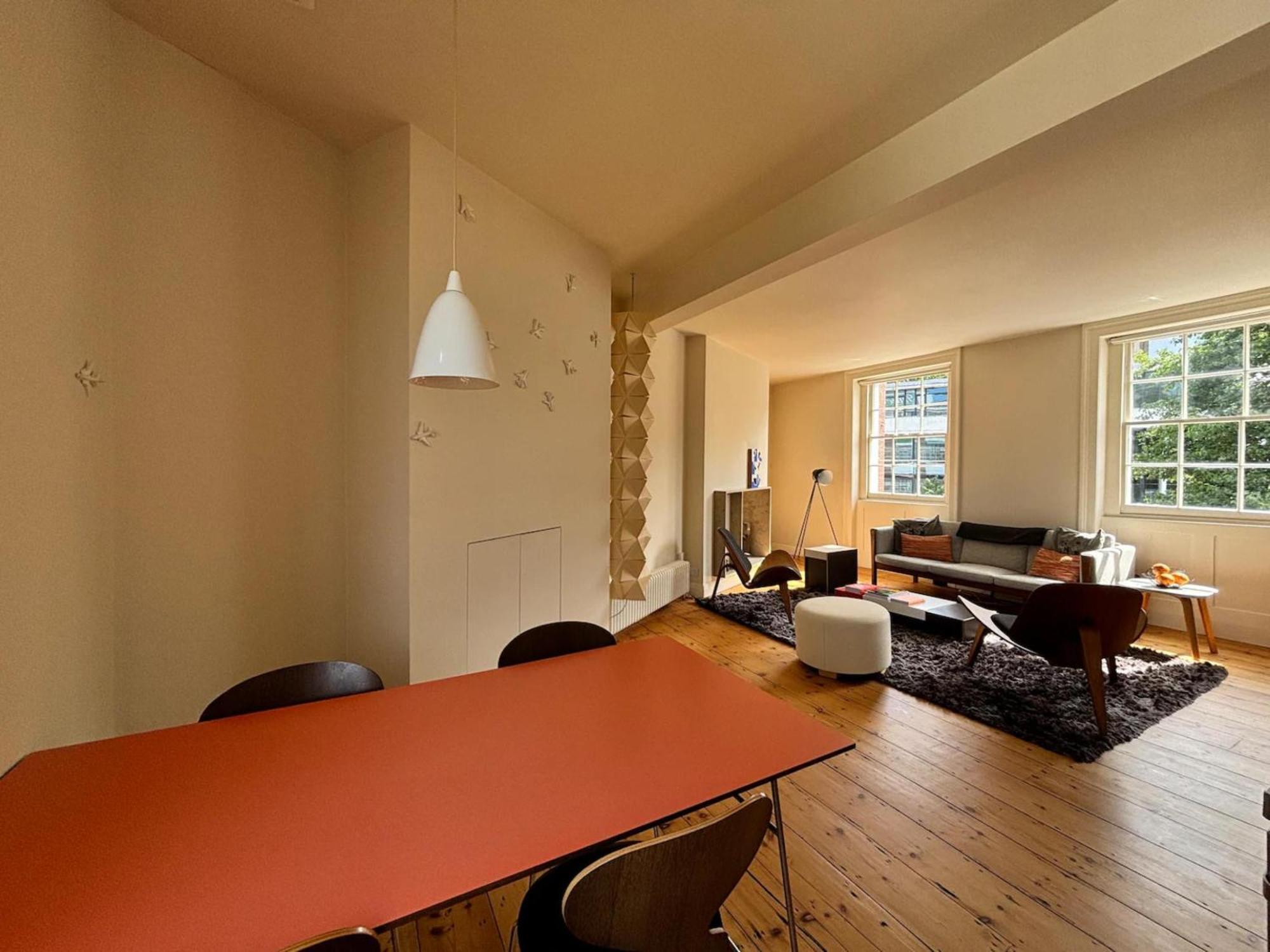 Trendy 1bd Flat On Historic Street Farringdon Apartment