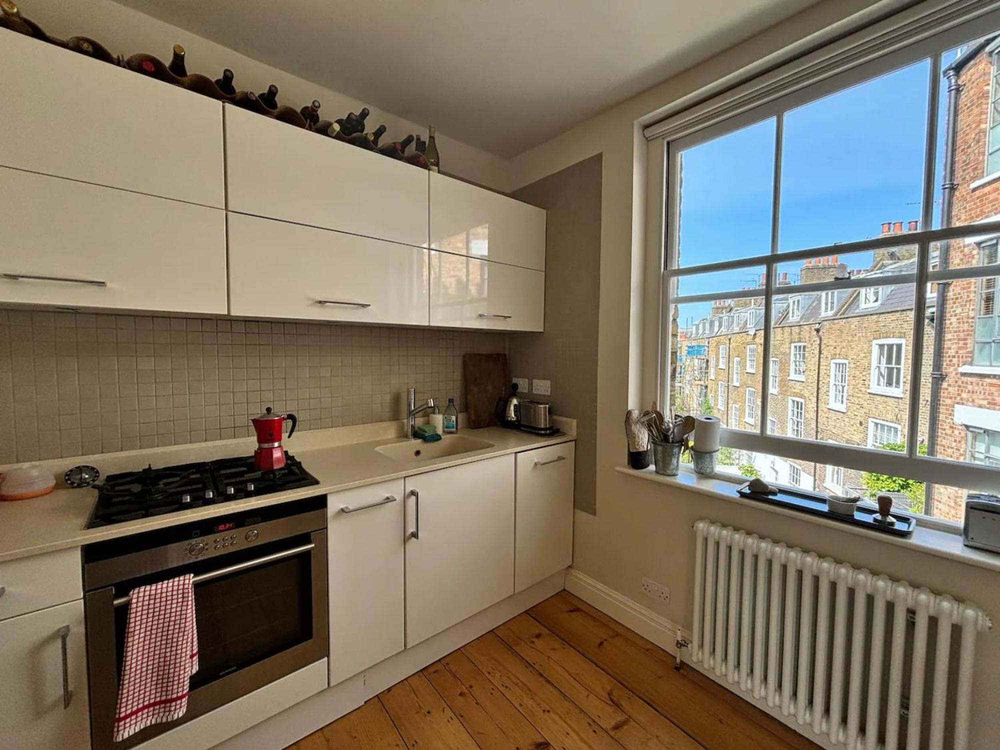 Trendy 1bd Flat On Historic Street Farringdon *