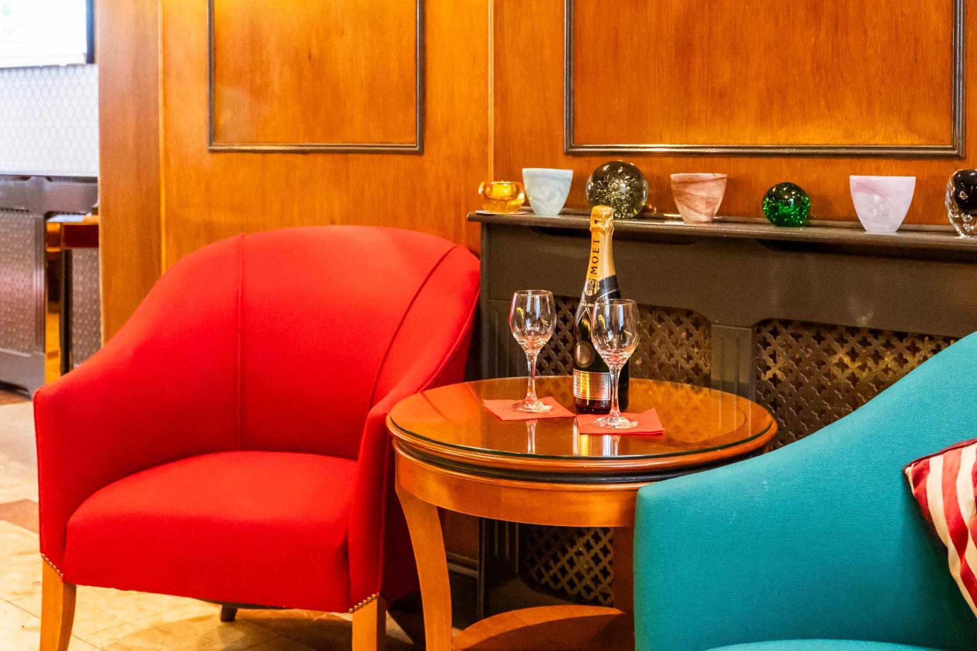 Hotel La Place 4*