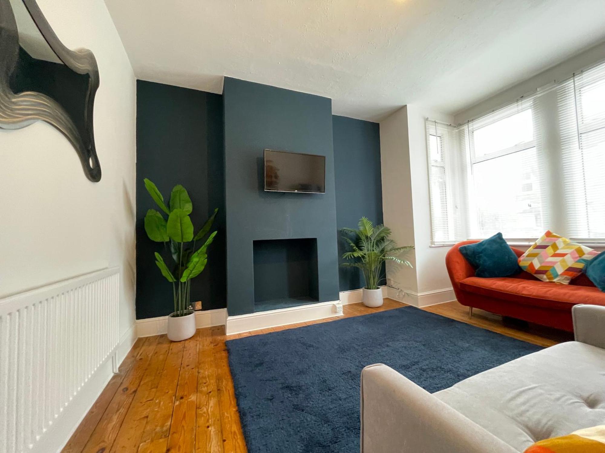 E10 Short Apartment *